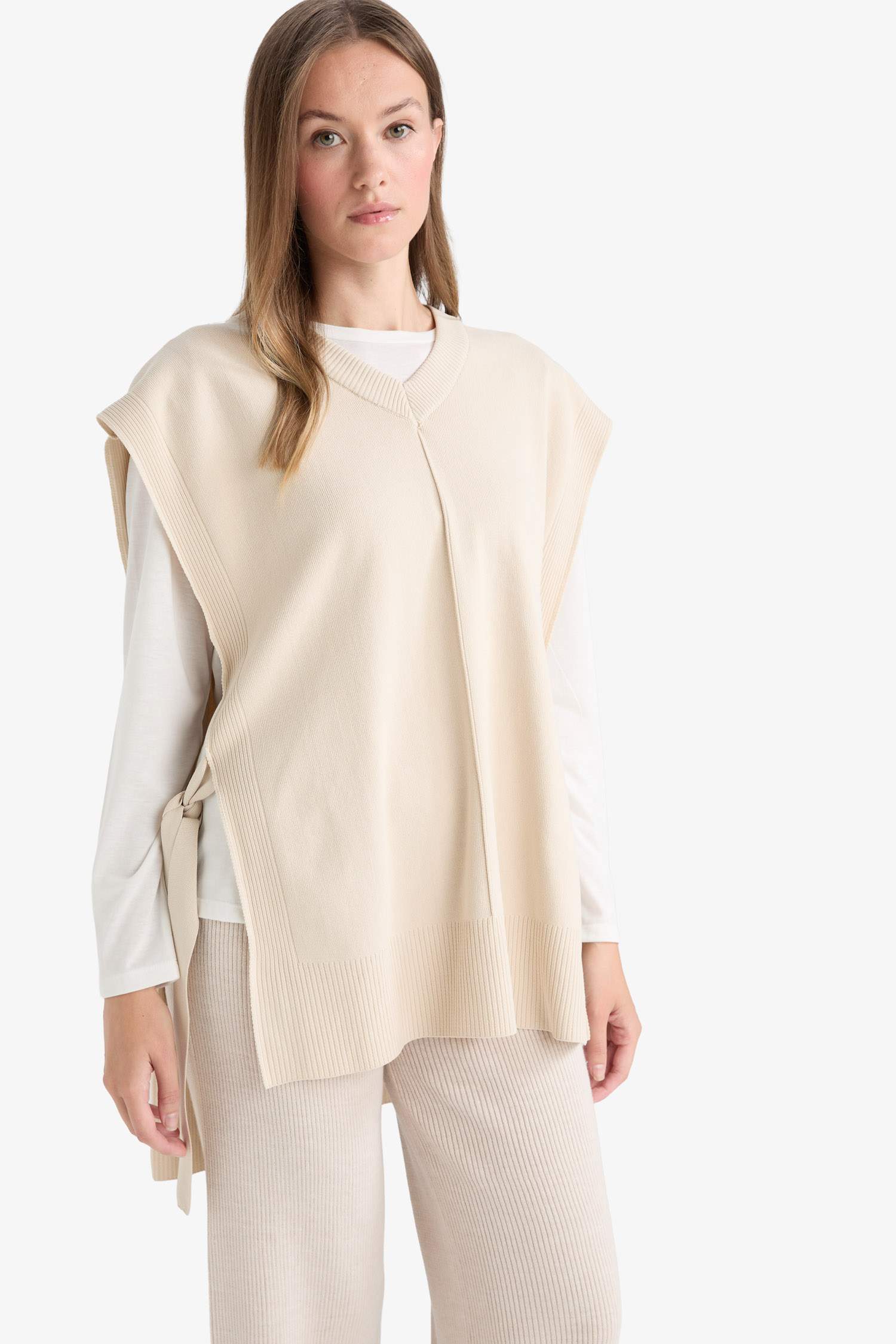 V Yaka Yandan Bağlamalı Triko Süveter