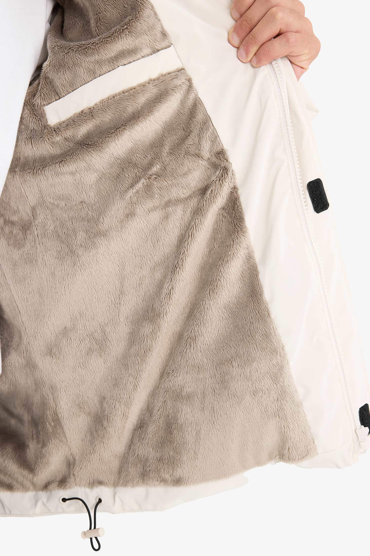 Su İtici Regular Fit Kapüşonlu Astarlı İç Cepli Fermuarlı Cepli Mont