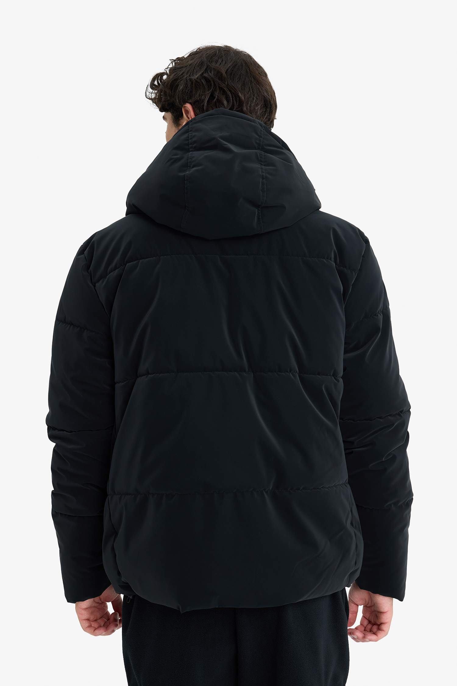 Su İtici Regular Fit Kapüşonlu Astarlı İç Cepli Fermuarlı Cepli Mont