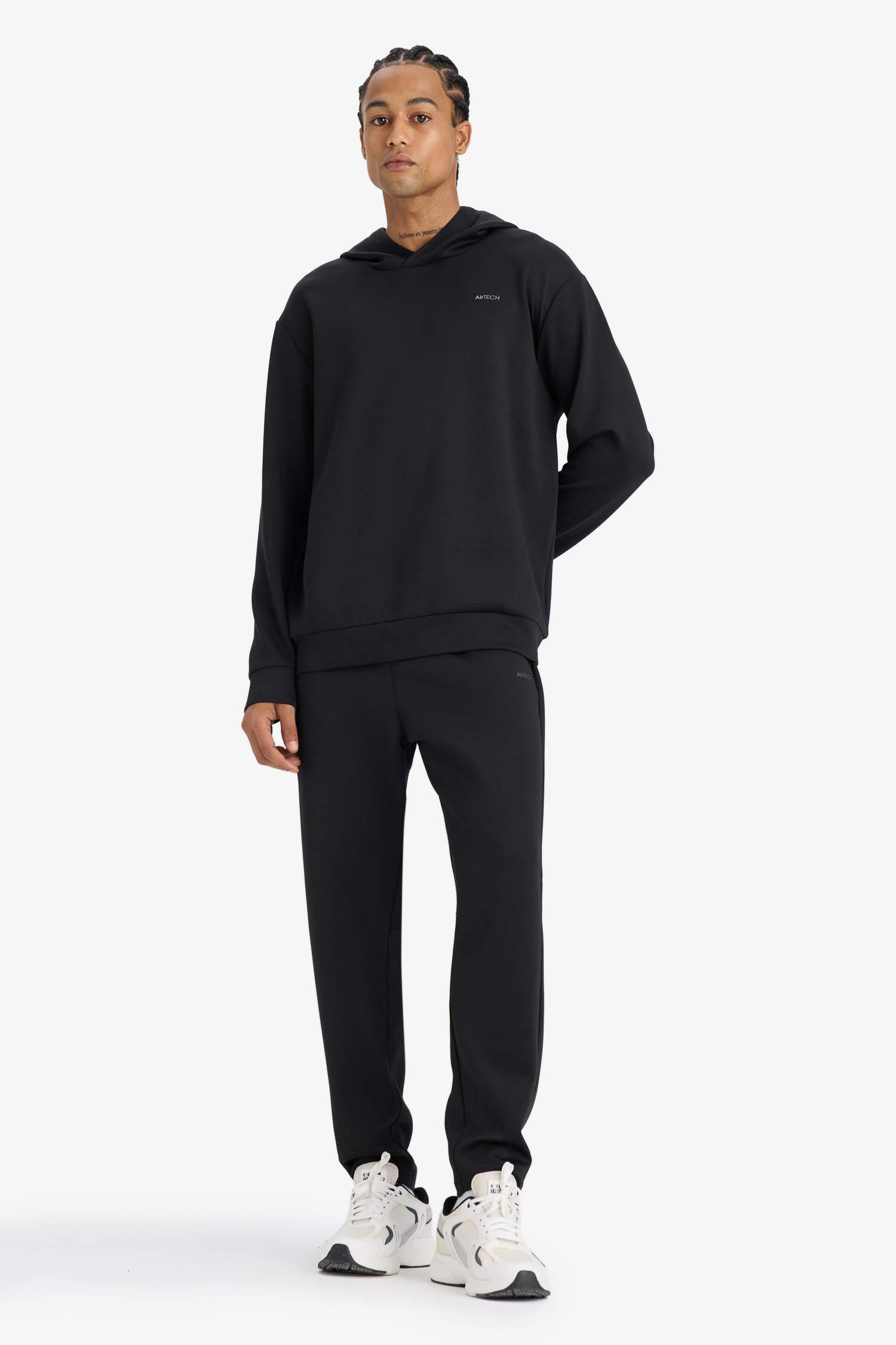 سويت شيرت رياضي قصة عادية من DeFactoFit