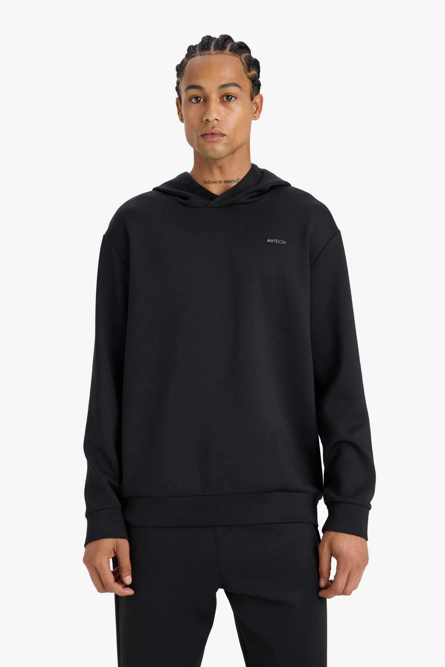 سويت شيرت رياضي قصة عادية من DeFactoFit