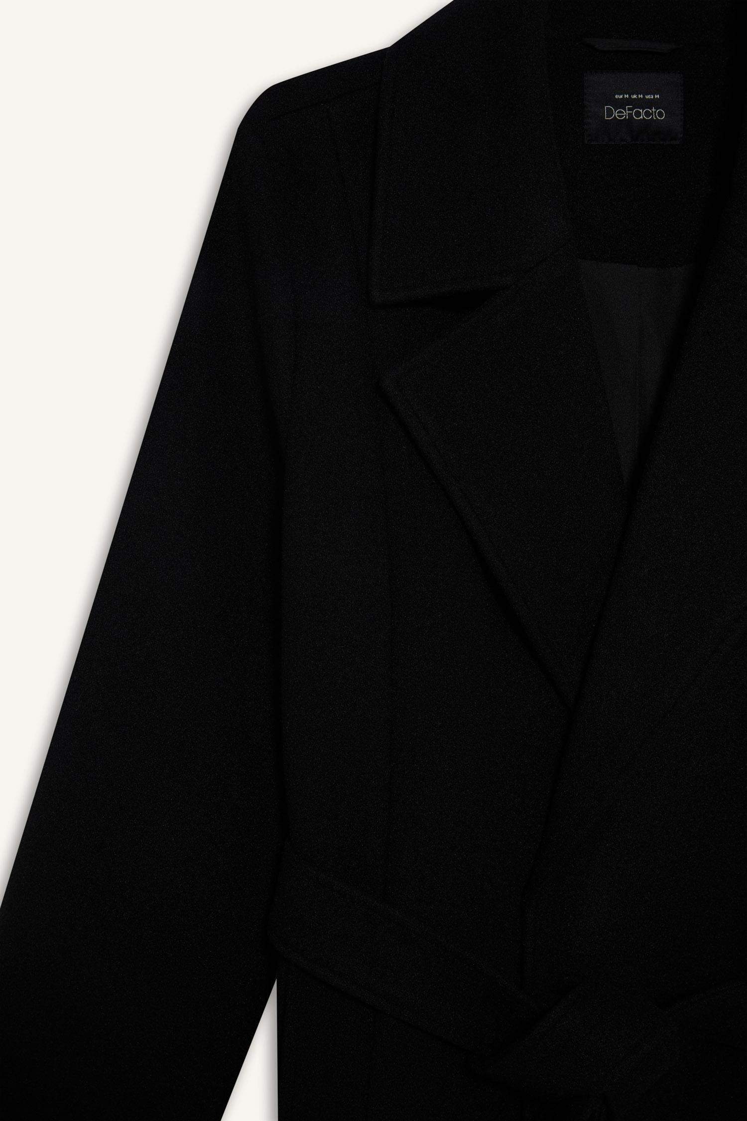 Regular Fit Polo Collar Belt Cachet Jacket