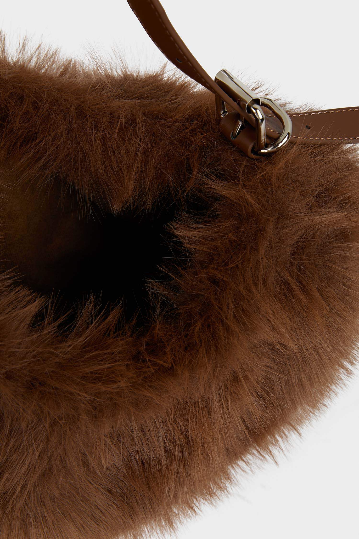 Kadın Pelüş Çapraz Çanta