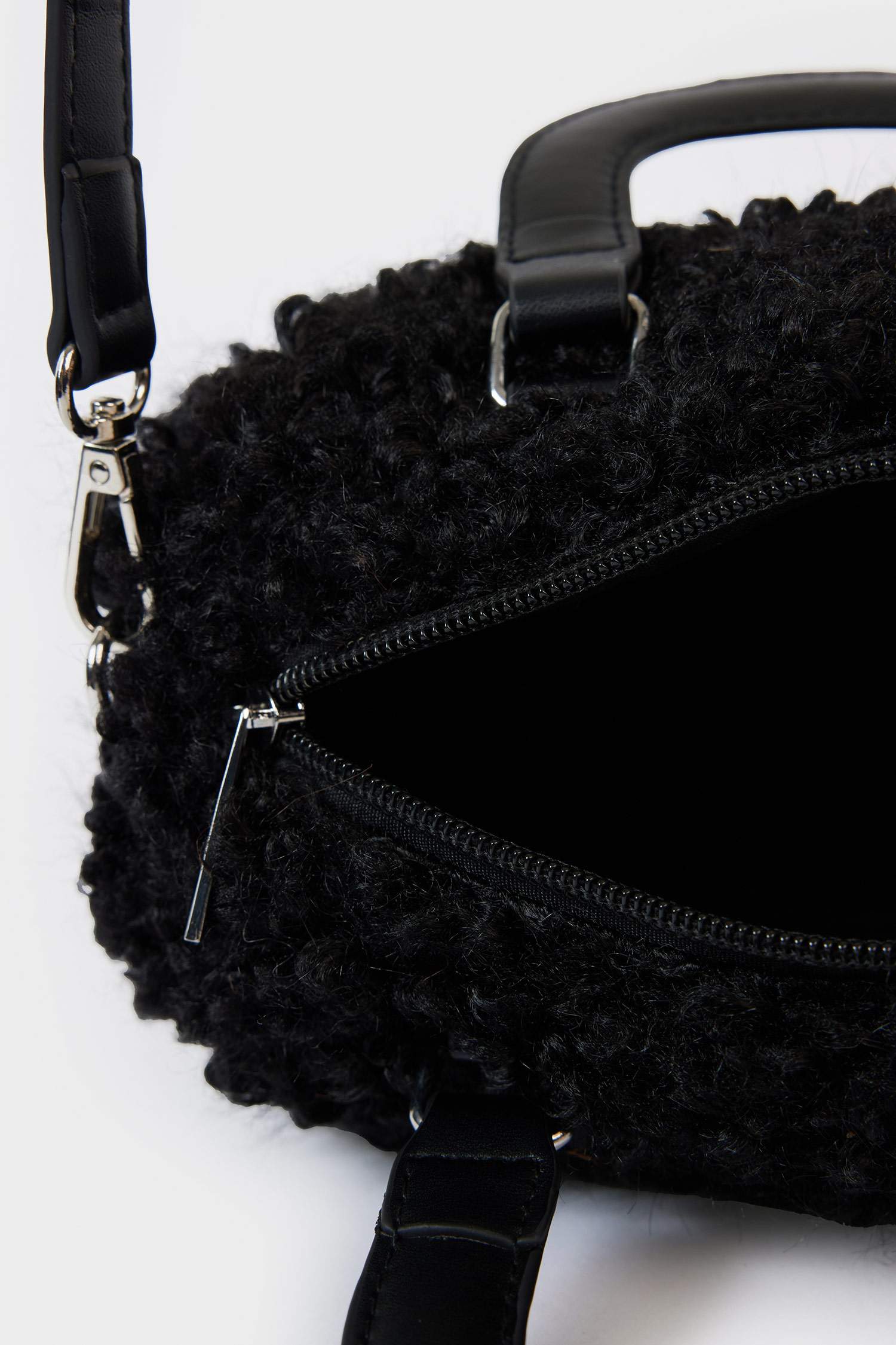 Kadın Pelüş Çapraz Çanta