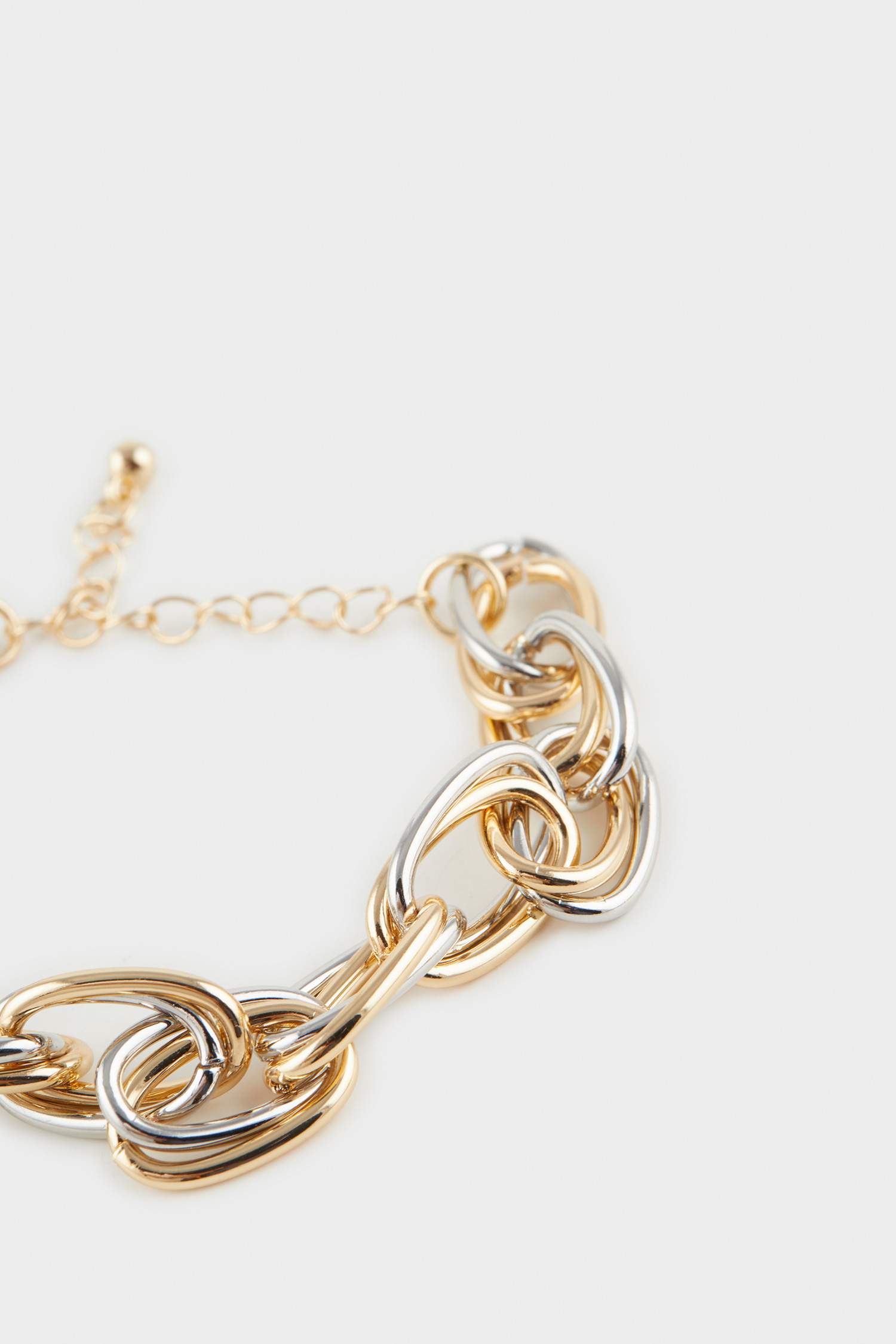 Bracelet doré à grosse chaîne pour femme