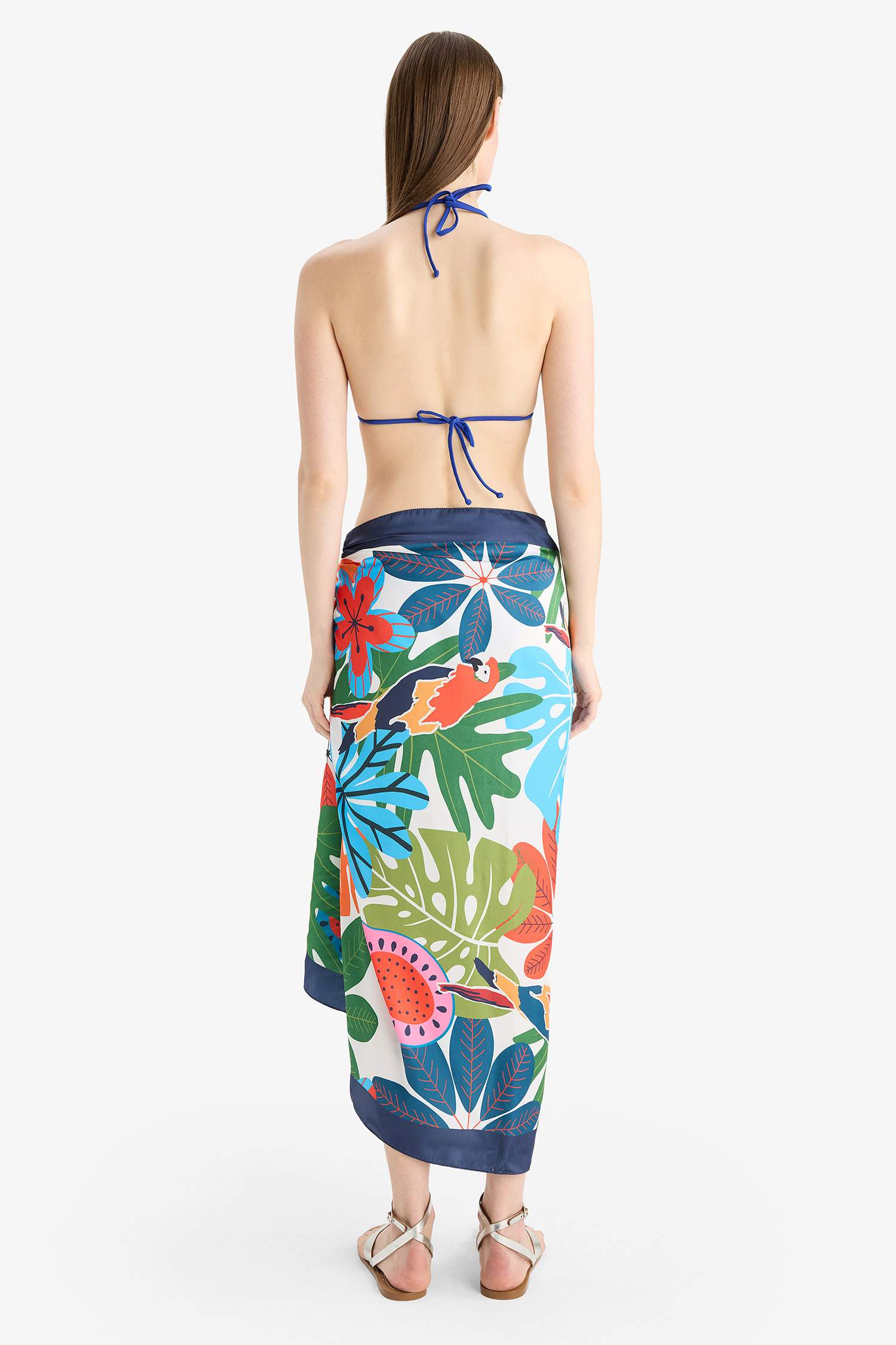 Paréo en satin à motif tropical