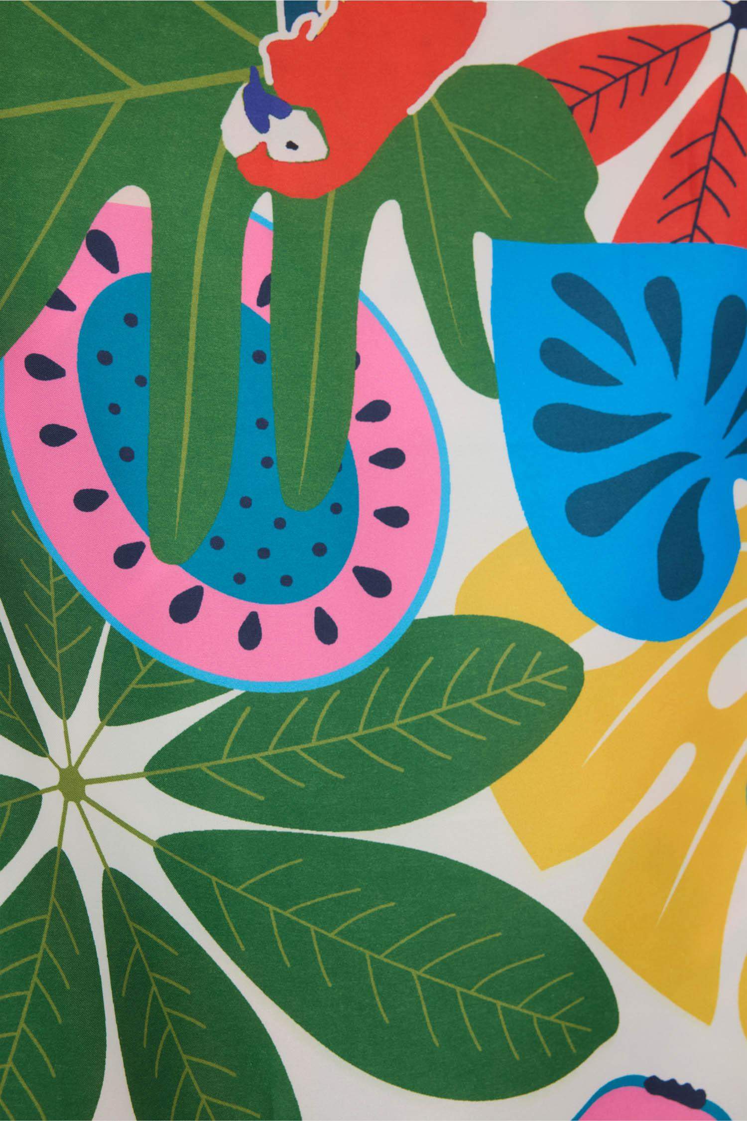 Paréo en satin à motif tropical