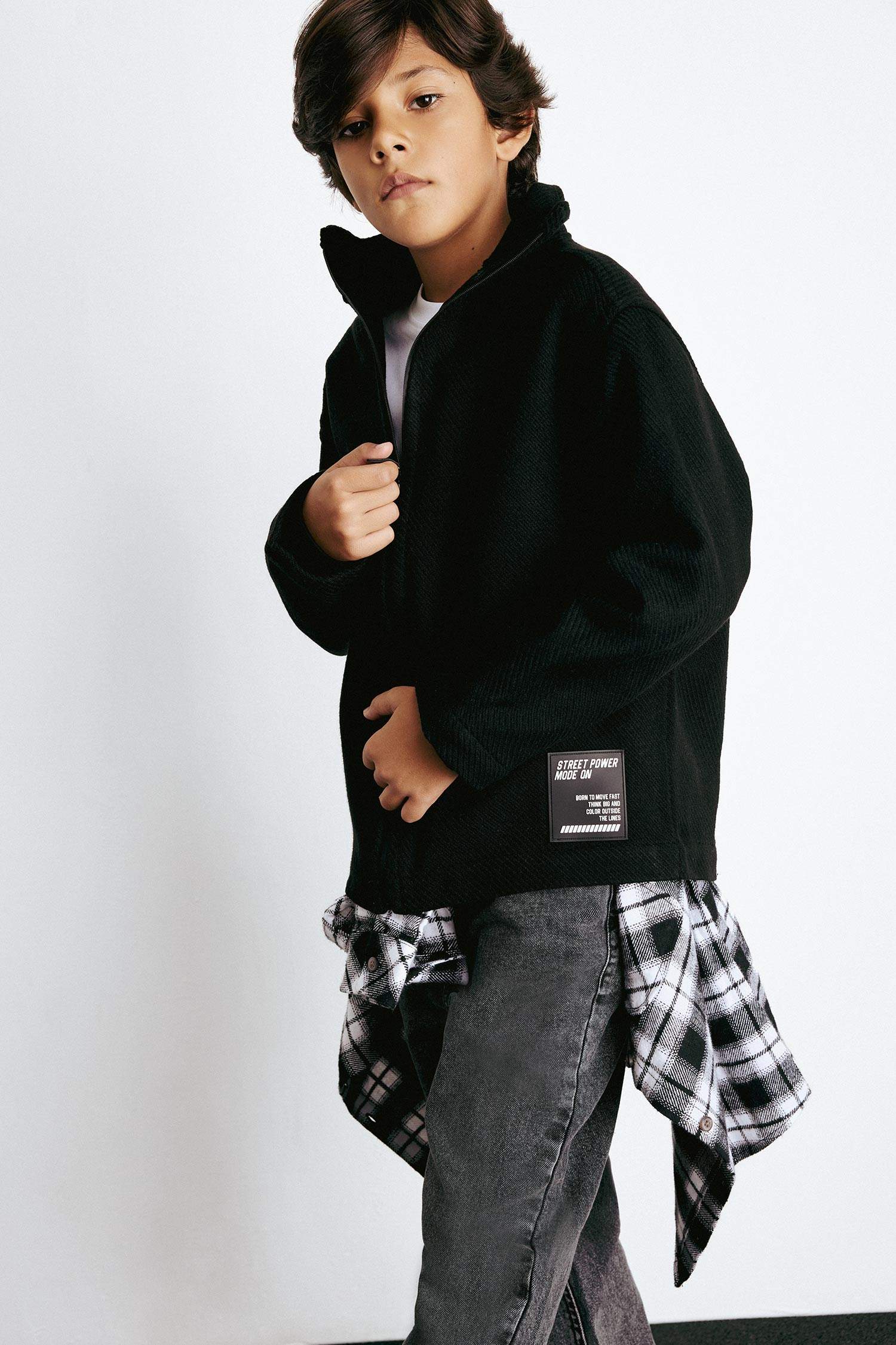 قميص جاكيت اولادي كم طويل اوفر سايز بياقة عالية