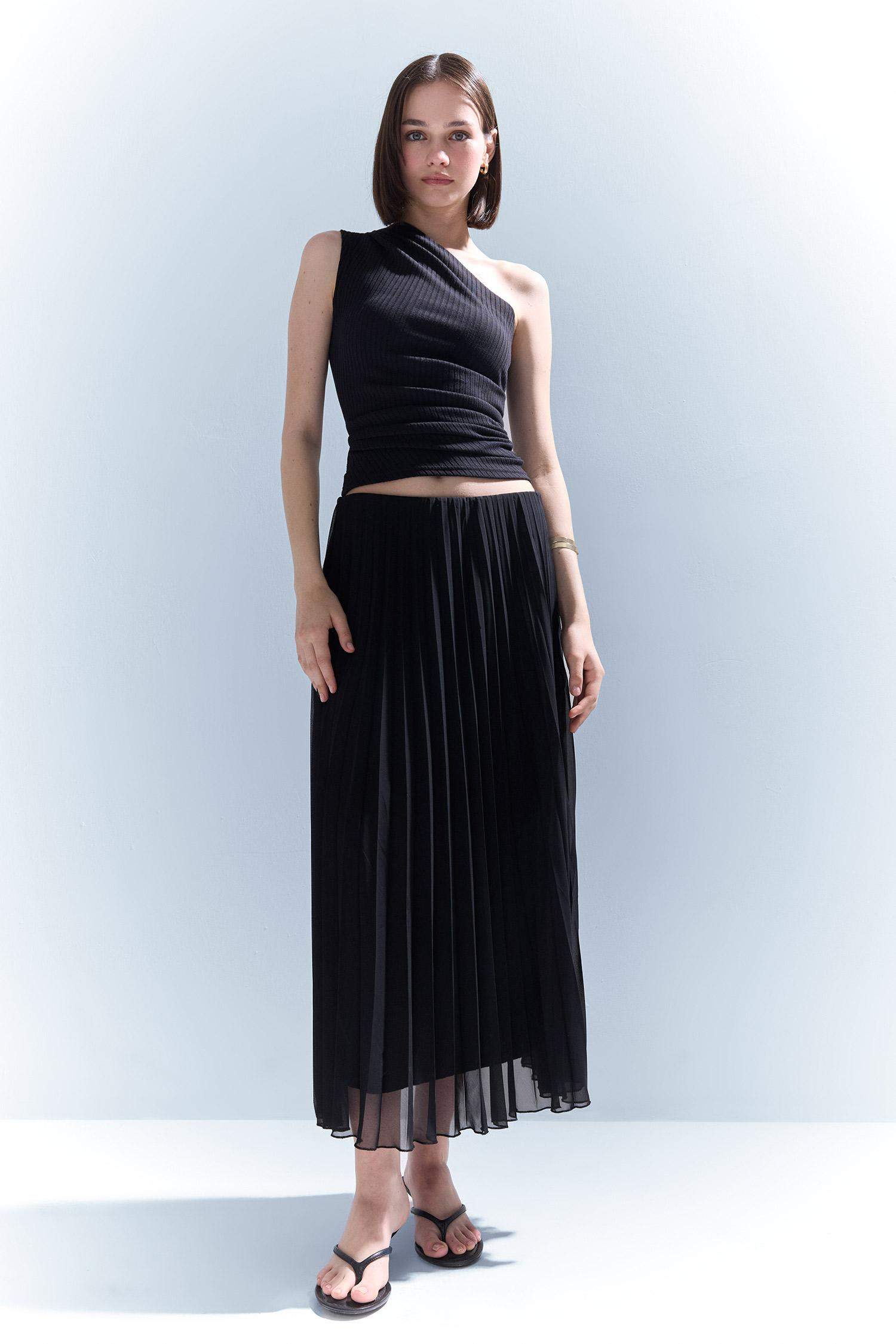 A Kesim Pileli Kısa Kollu Şifon Midi Etek