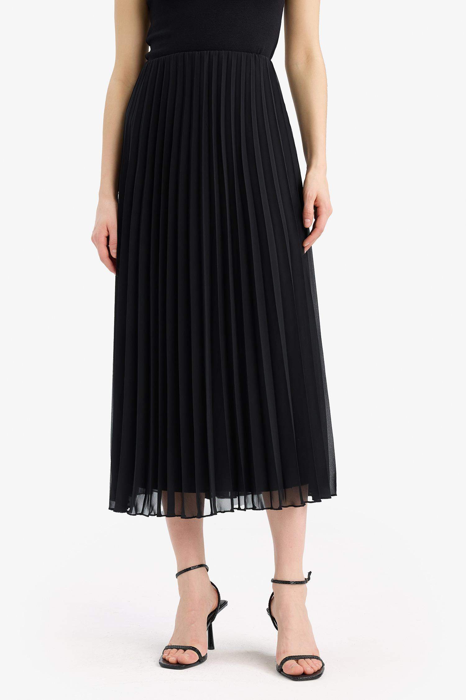 A Kesim Pileli Kısa Kollu Şifon Midi Etek