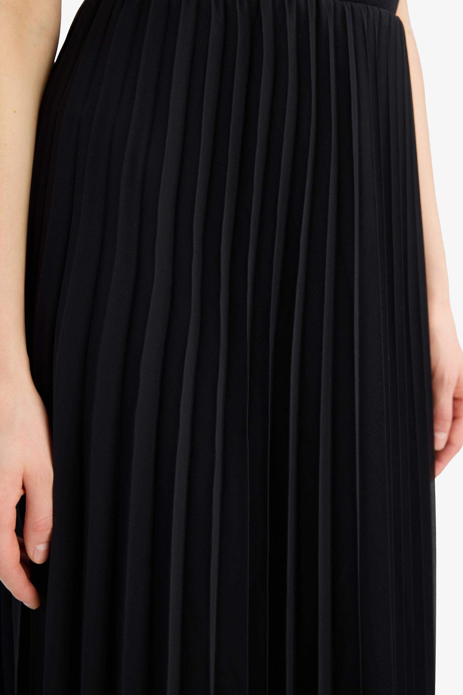 A Kesim Pileli Kısa Kollu Şifon Midi Etek