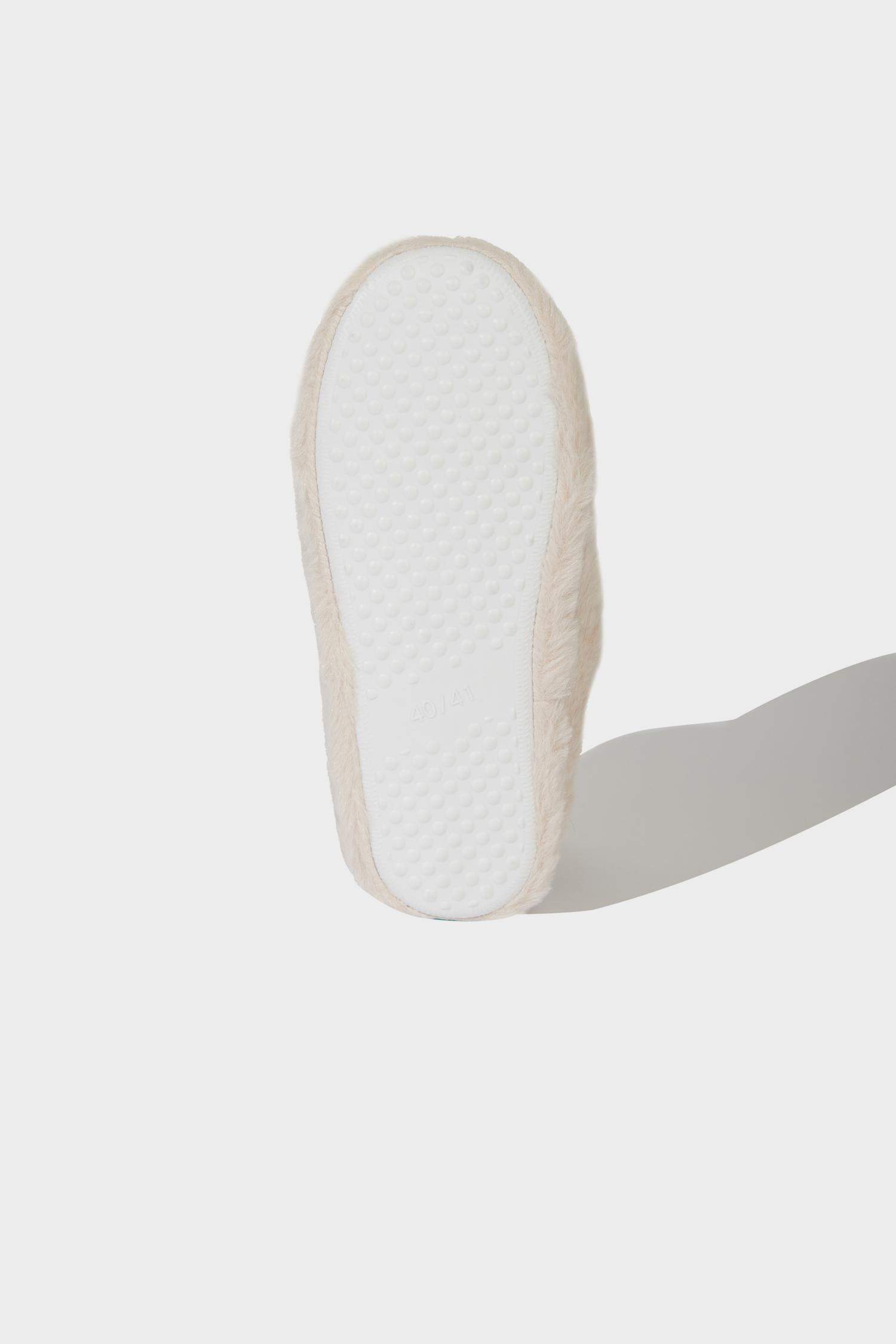 Женские тапочки на плоской подошве