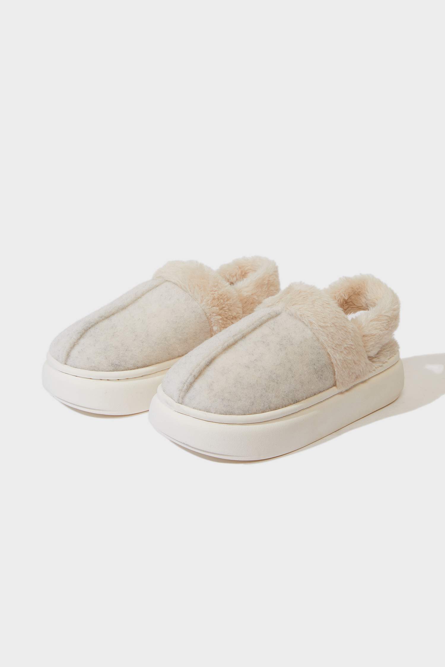 لكلوك شتوي حريمي بكعب مسطح