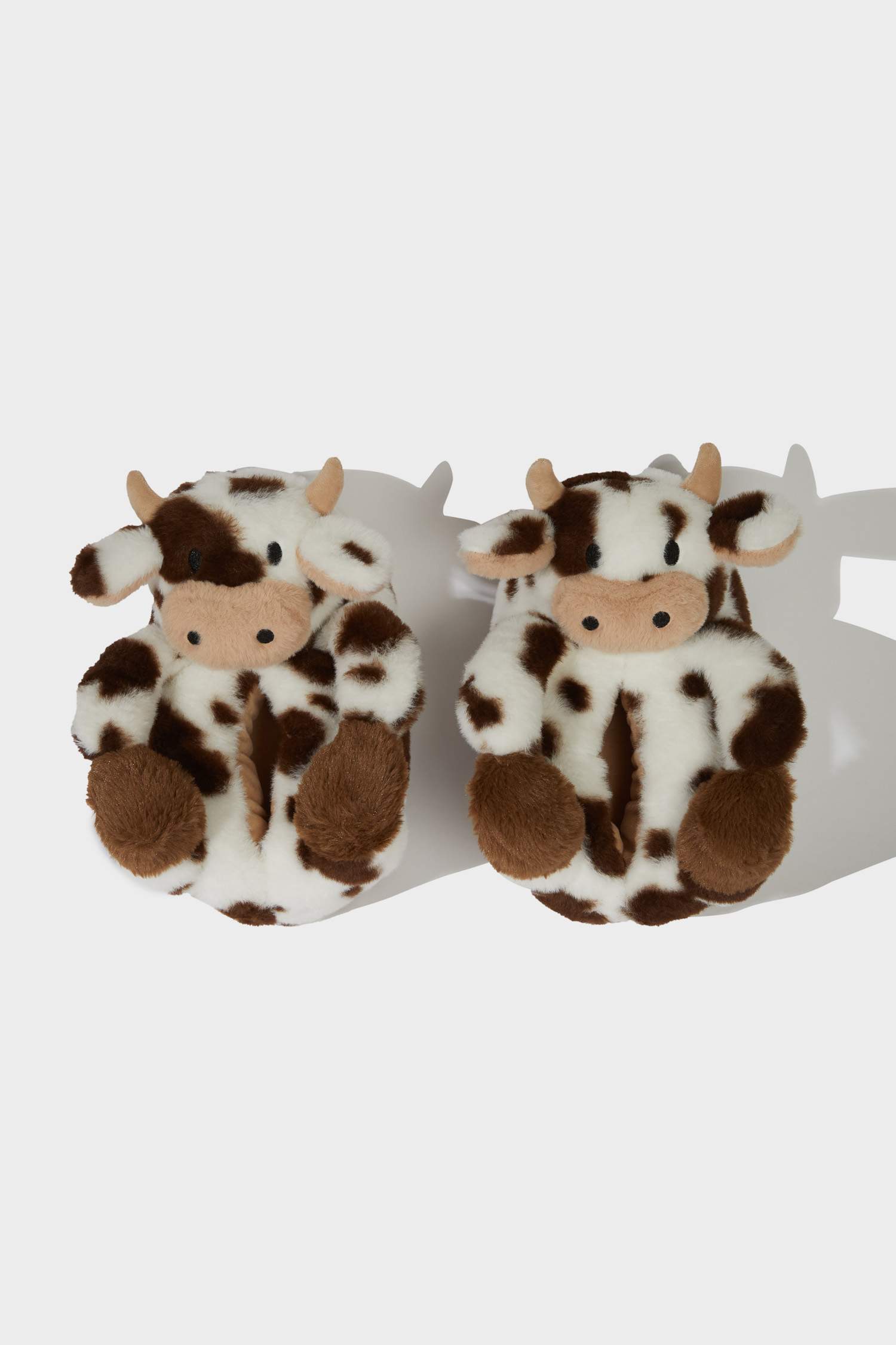 حذاء منزلي نسائي بكعب مسطح