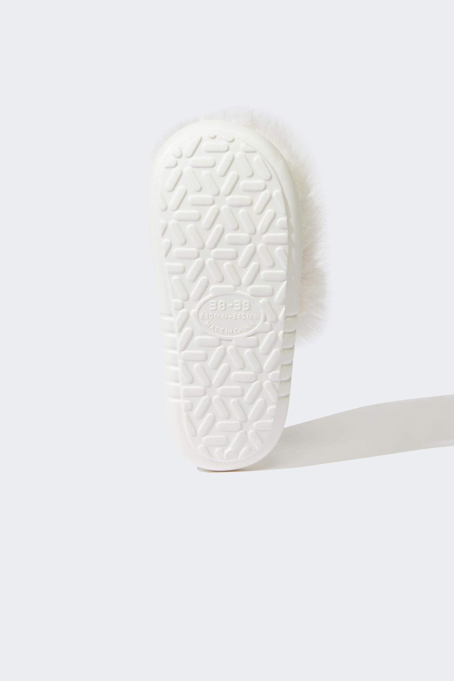 حذاء منزلي نسائي بكعب مسطح