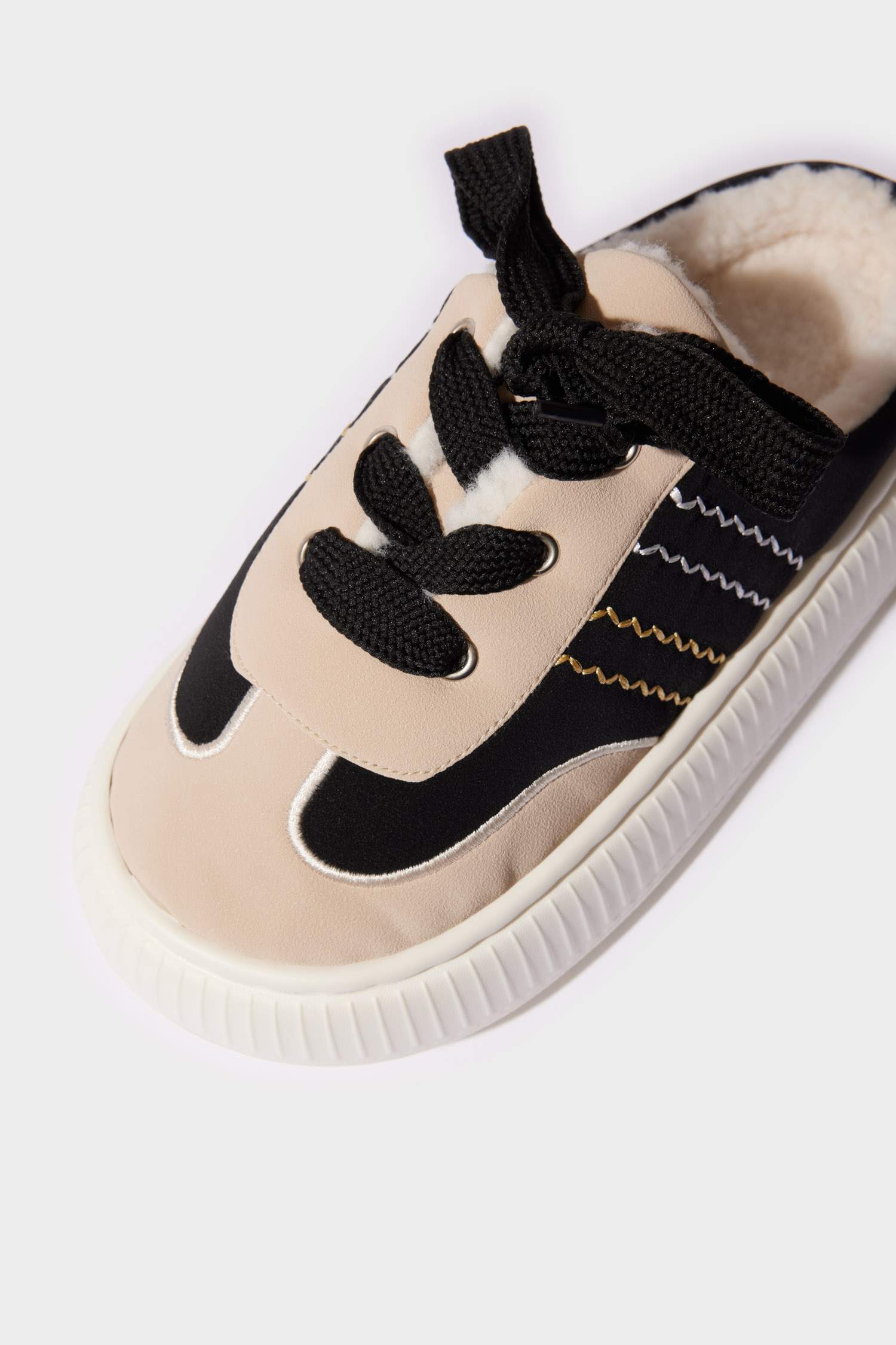 Kadın Düz Taban Ev Terliği