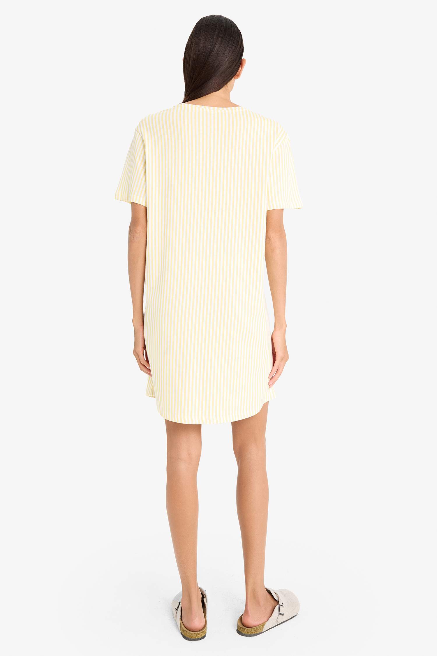 Regular Fit Bisiklet Yaka Baskılı Kısa Kollu Gecelik-Fall in Love 