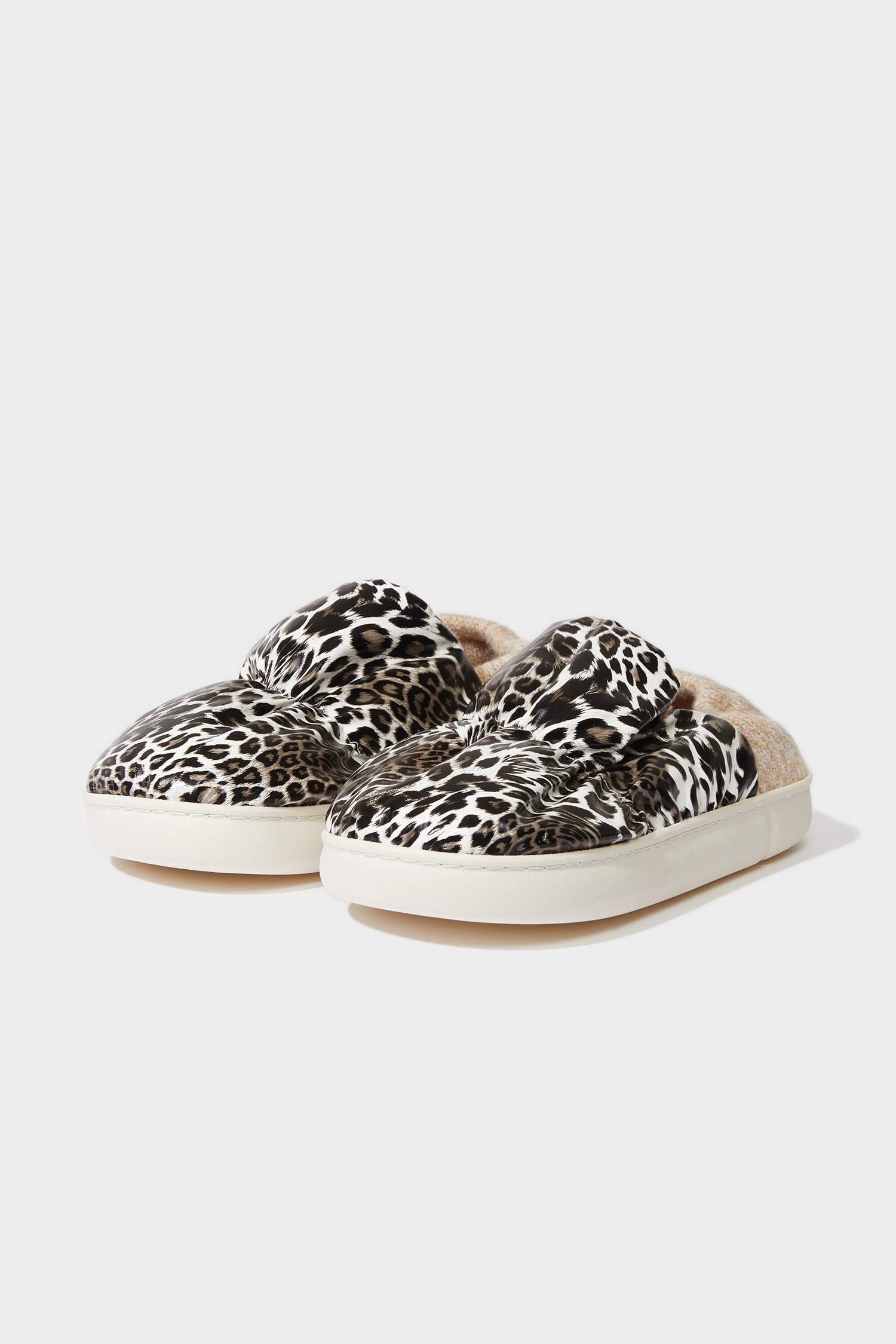 لكلوك شتوي حريمي بكعب مسطح