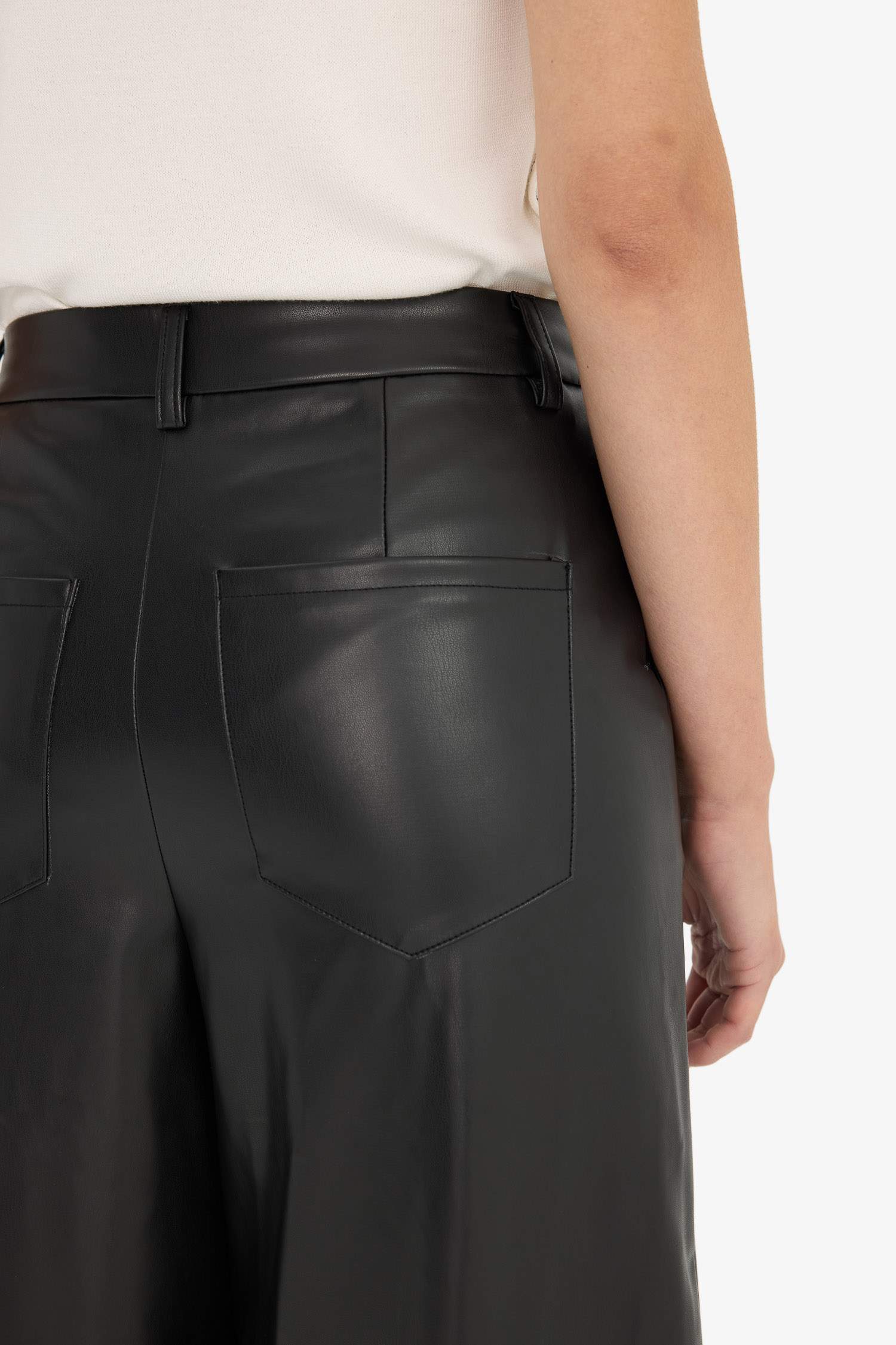 Straight Fit Double Pocket High Waist Trousers