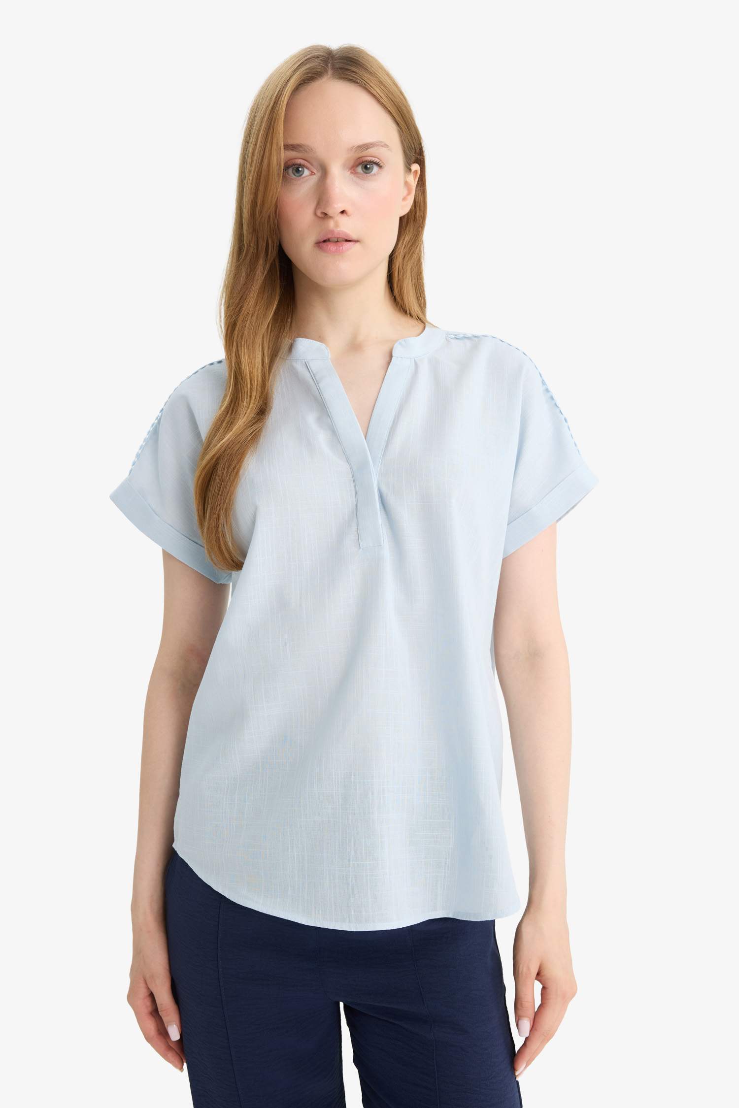 Regular Fit Bisiklet Yaka Flamlı Pamuk Kısa Kollu Bluz