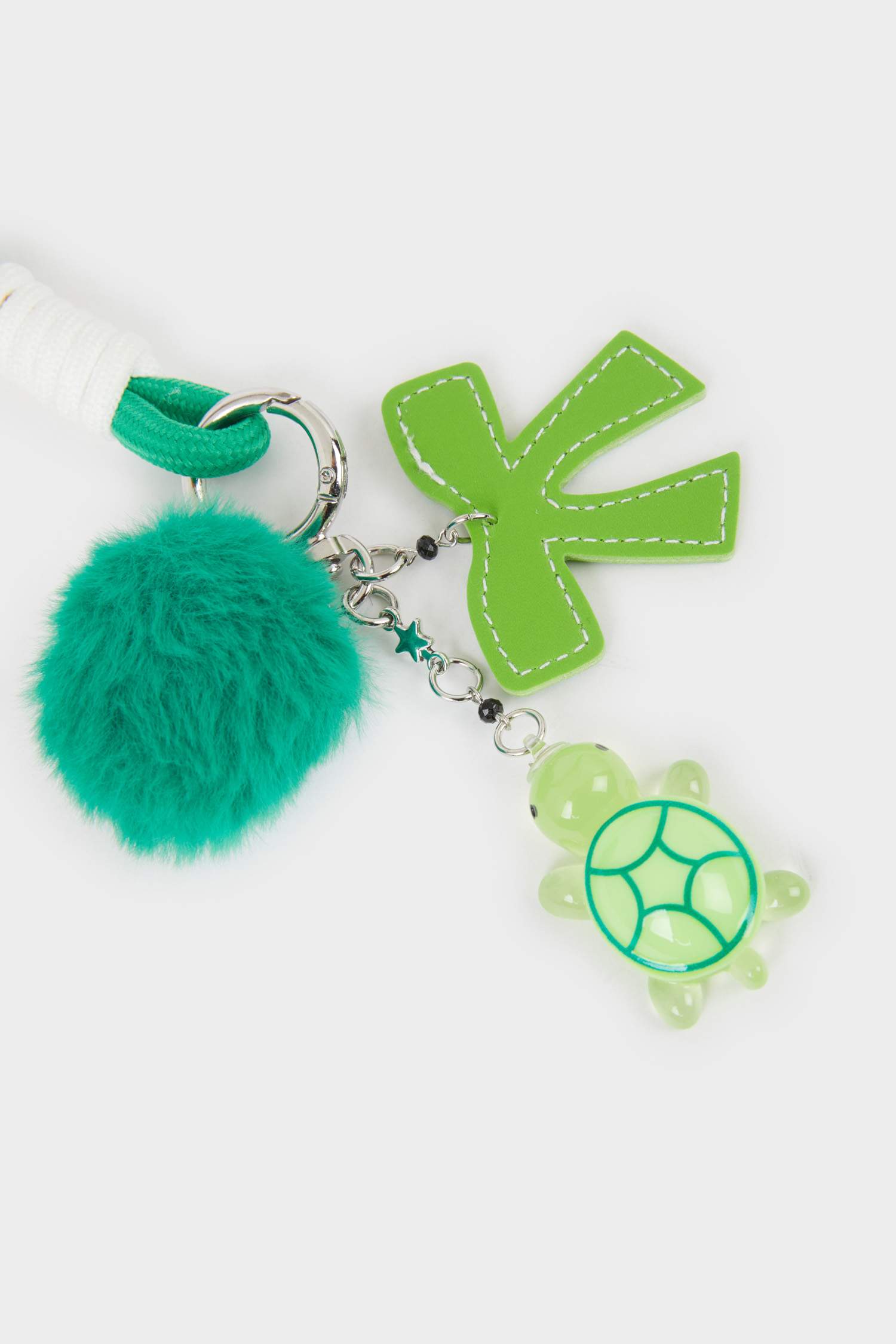Kadın Yeşil Ponpon Detaylı Charm Anahtarlık