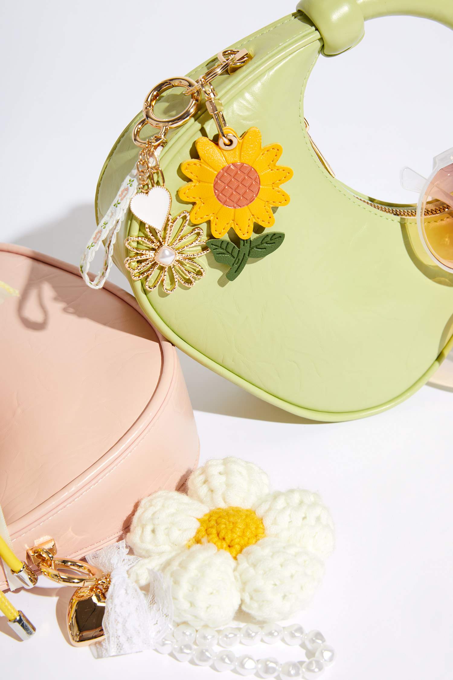 Woman Daisy Charm Keychain