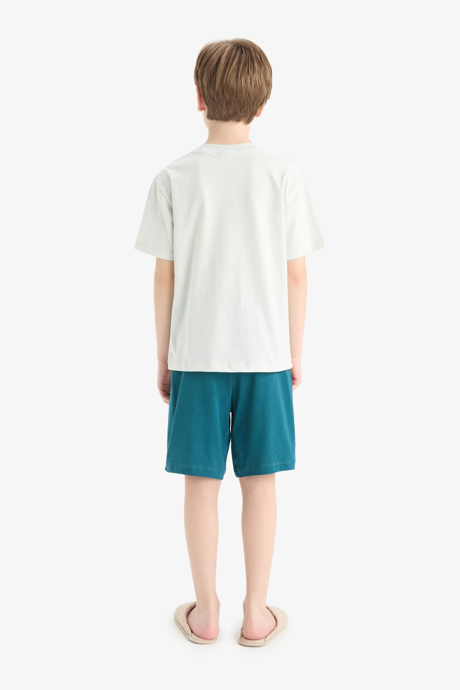 طقم بيجاما أولاد تيشيرت و شورت قصة عادية - قطعتين