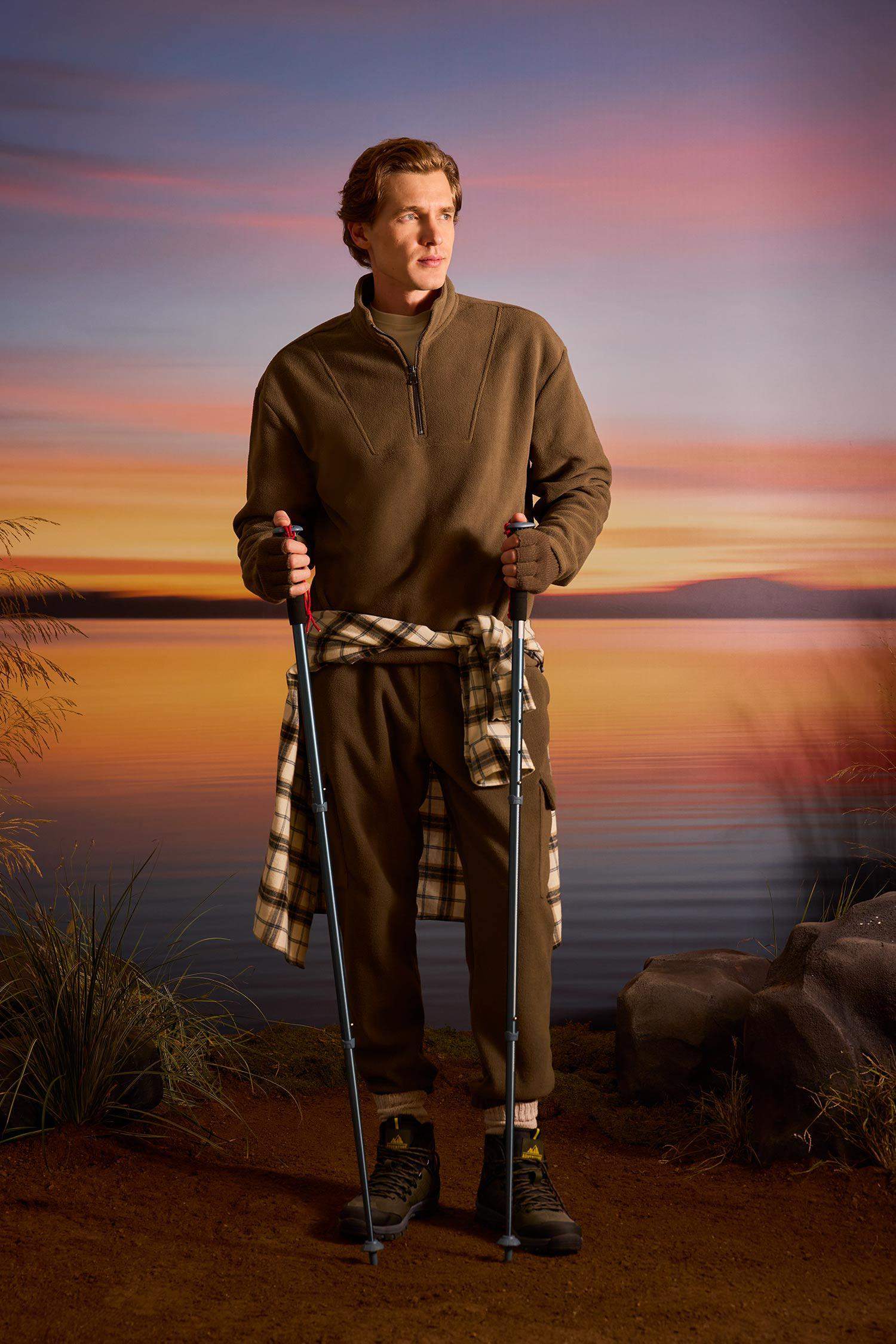 Regular Fit Drawstring Waist Fleece Cargo Sweatpants