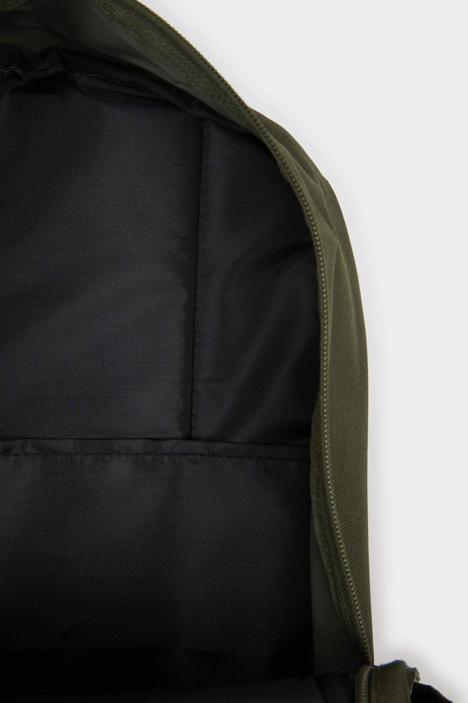 شنطة ظهر مدرسه للجنسين