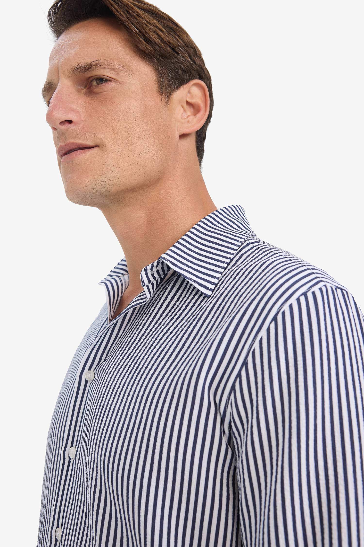 Chemise à manches longues en tissu froissé Coupe modern fit