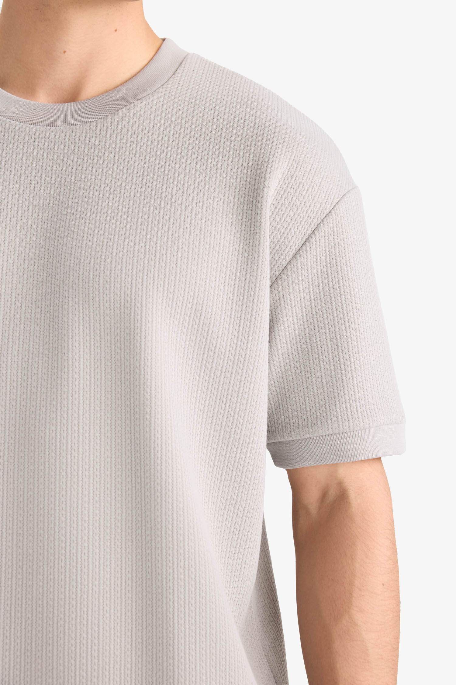 Oversize Fit Crew Neck Short Sleeve T-Shirt