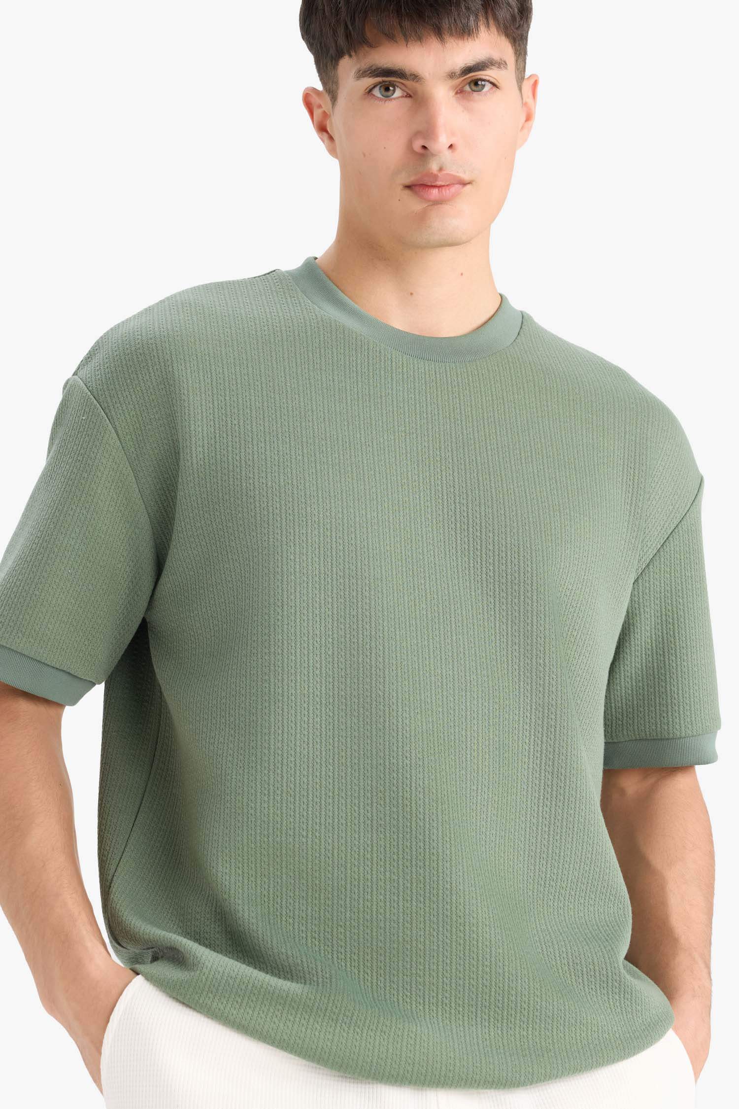 Oversize Fit Crew Neck Short Sleeve T-Shirt