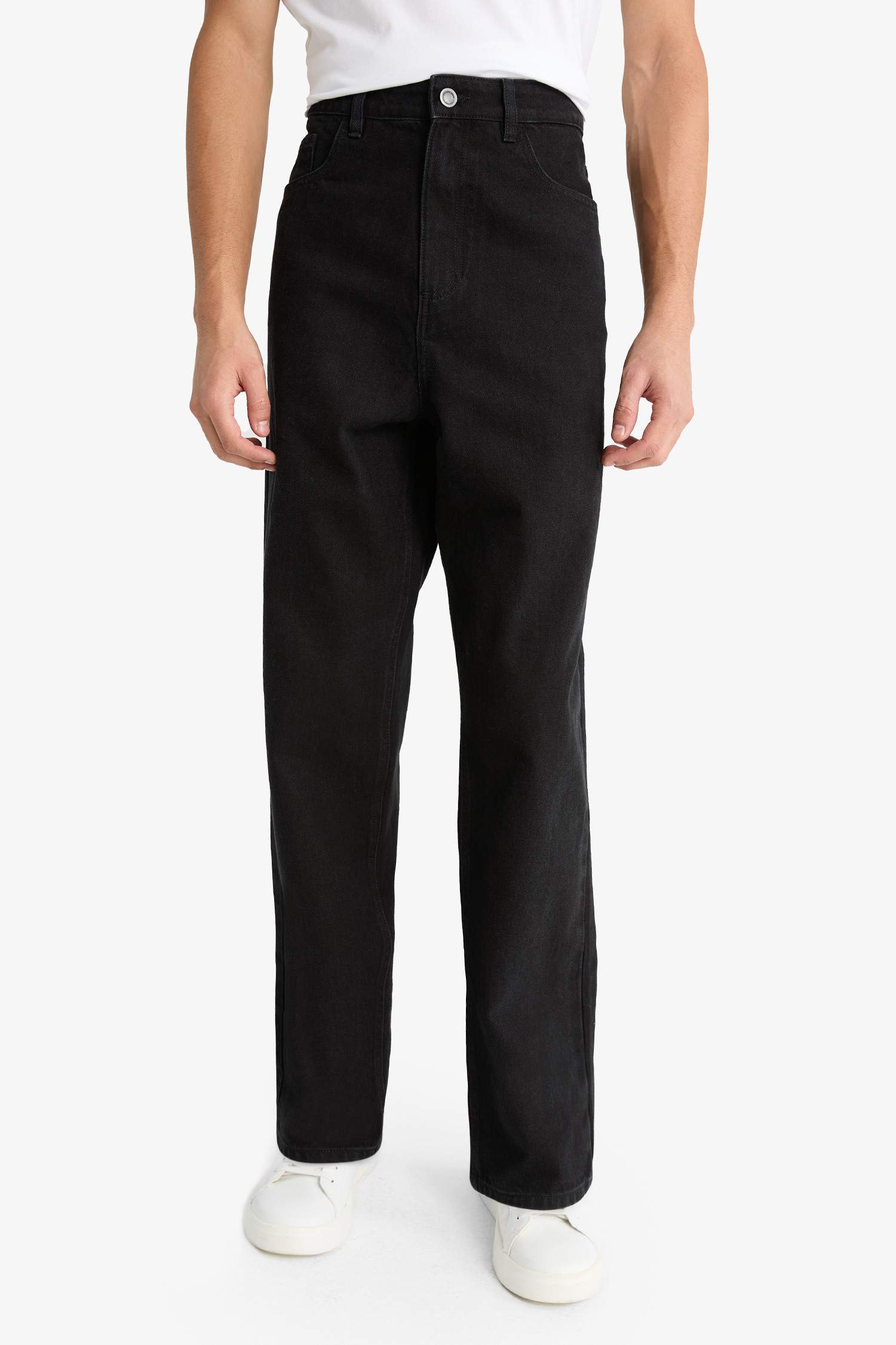 سروال جينز باجي برجل عادي