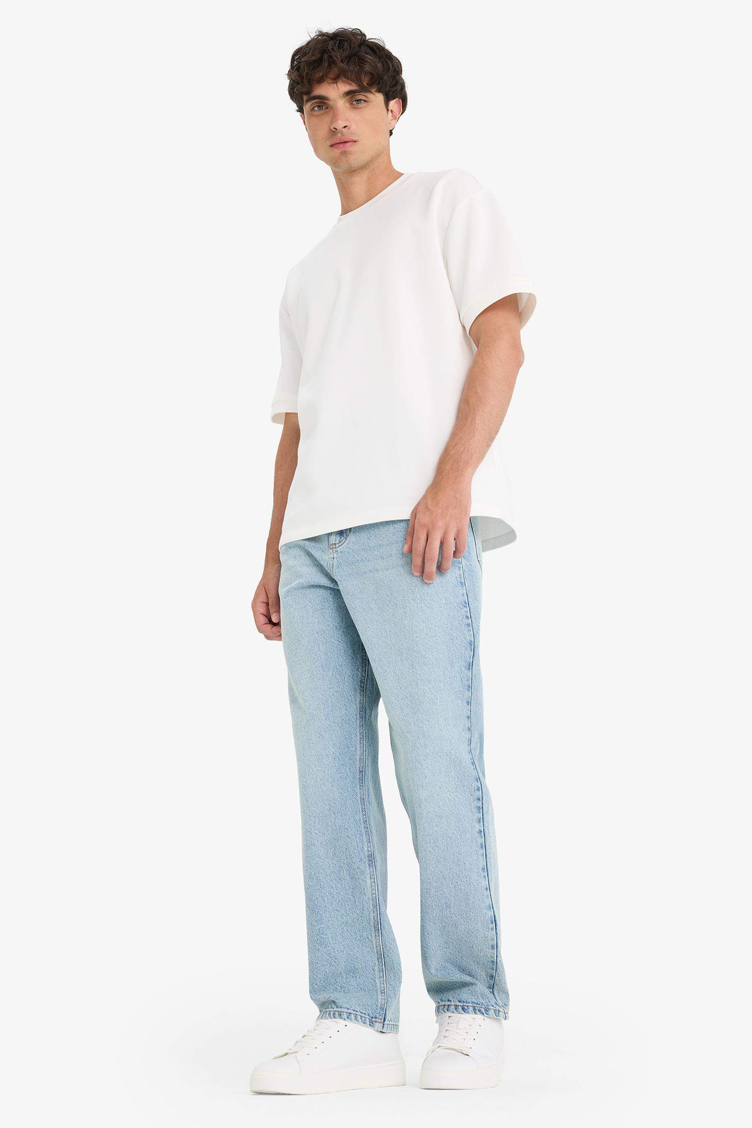 Baggy Fit Straight Leg Jeans