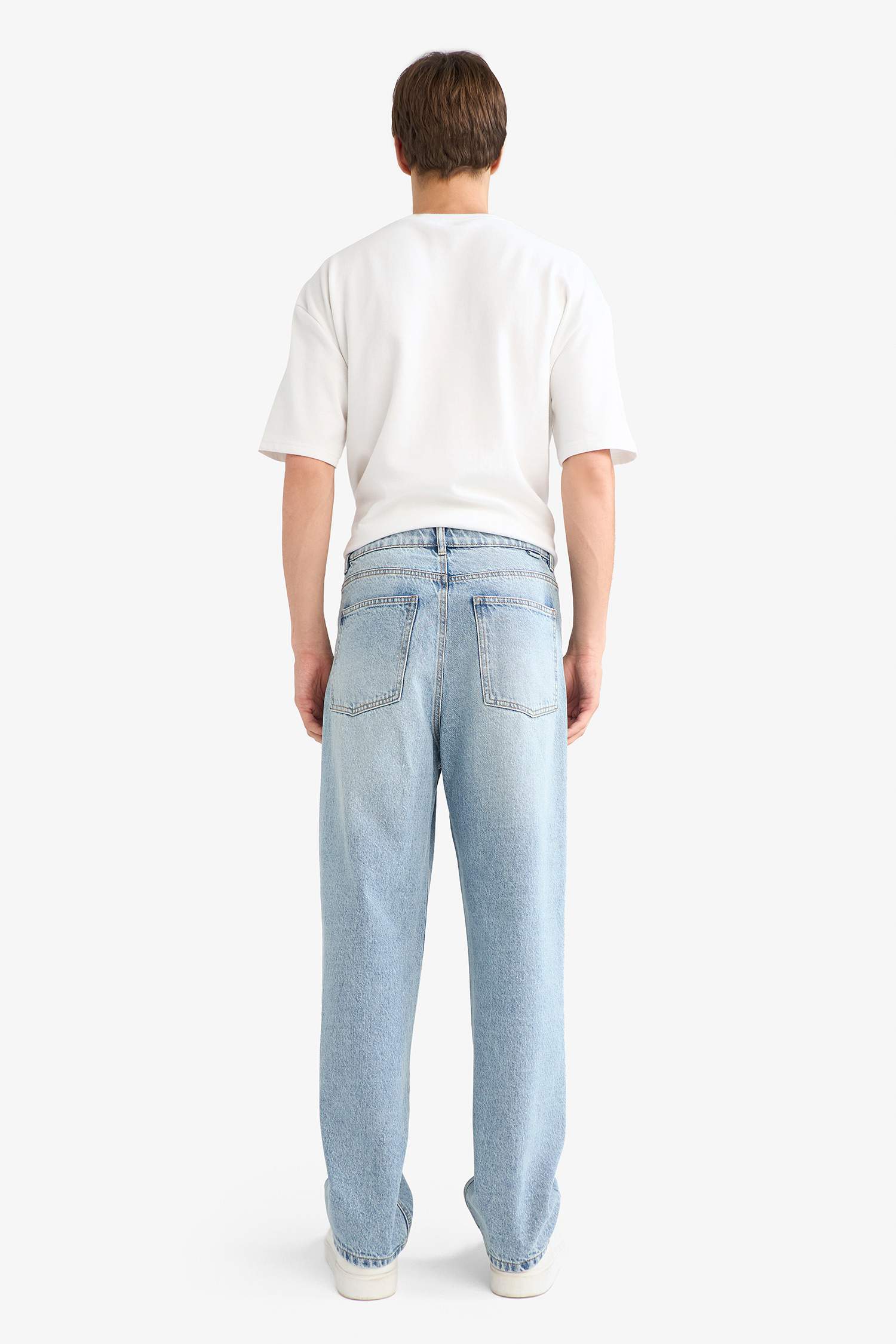 سروال جينز باجي برجل عادي