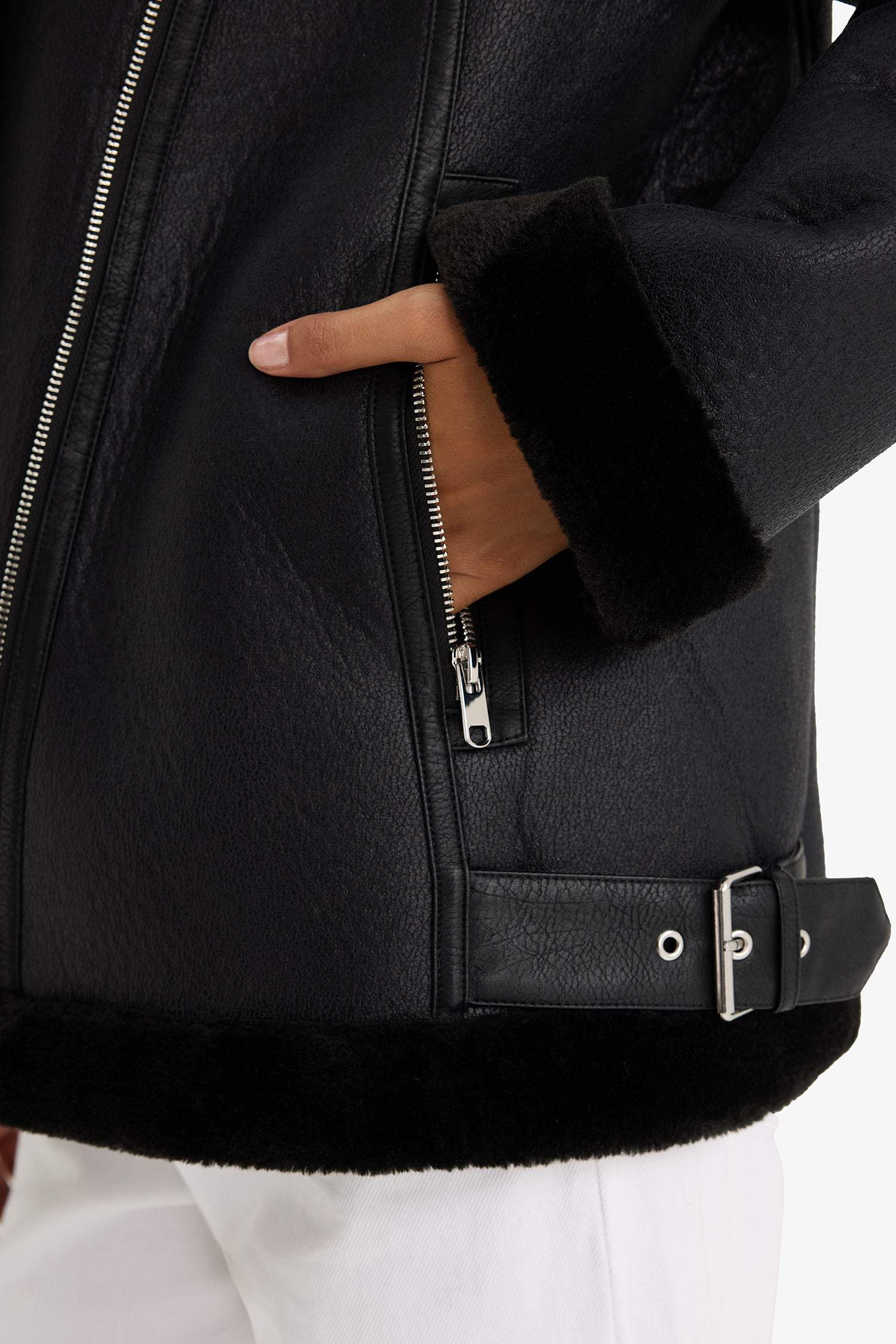 جاكيت قصة عادية مبطن بفرو إصطناعي