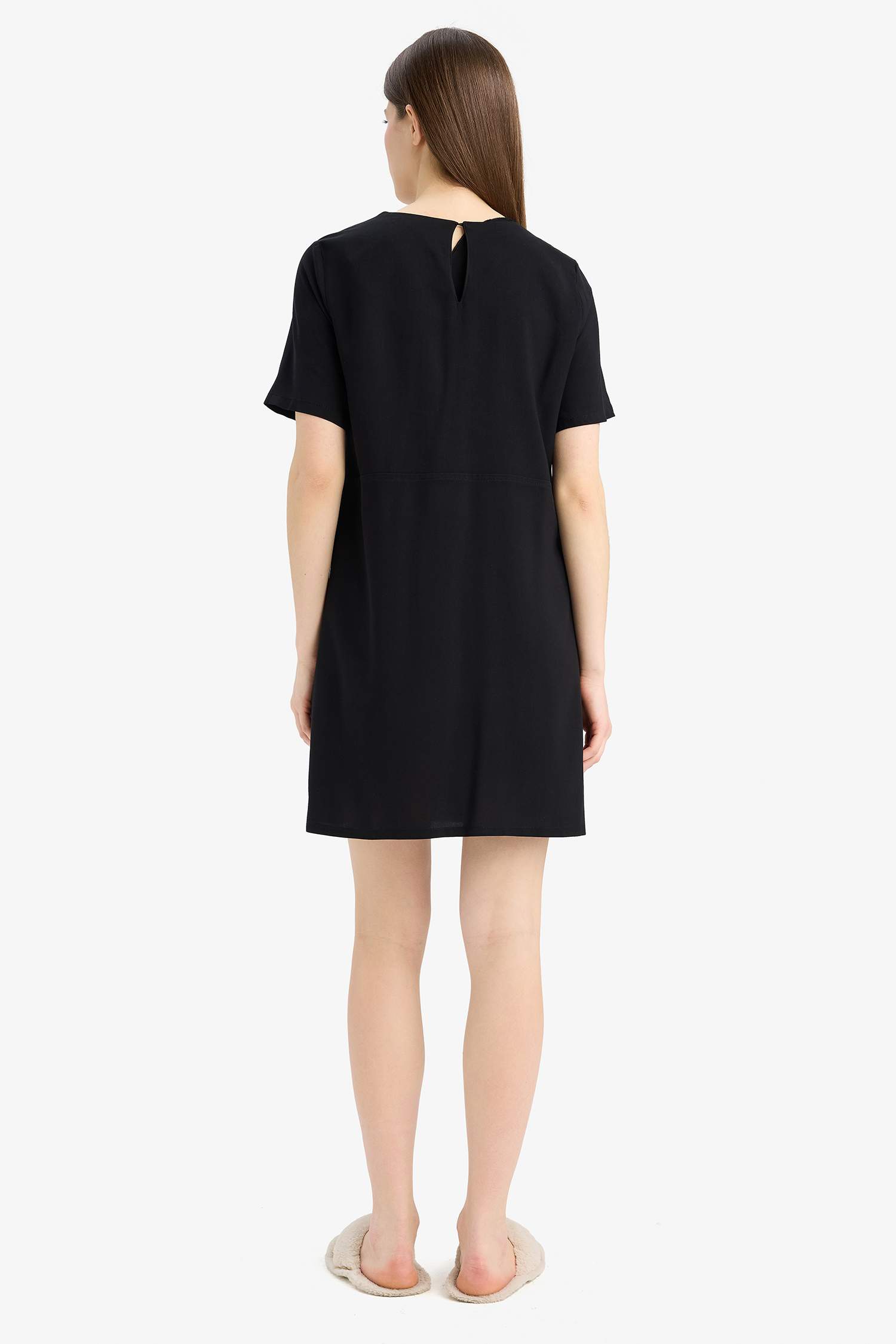 Платье мини с круглым вырезом, базовое, с коротким рукавом