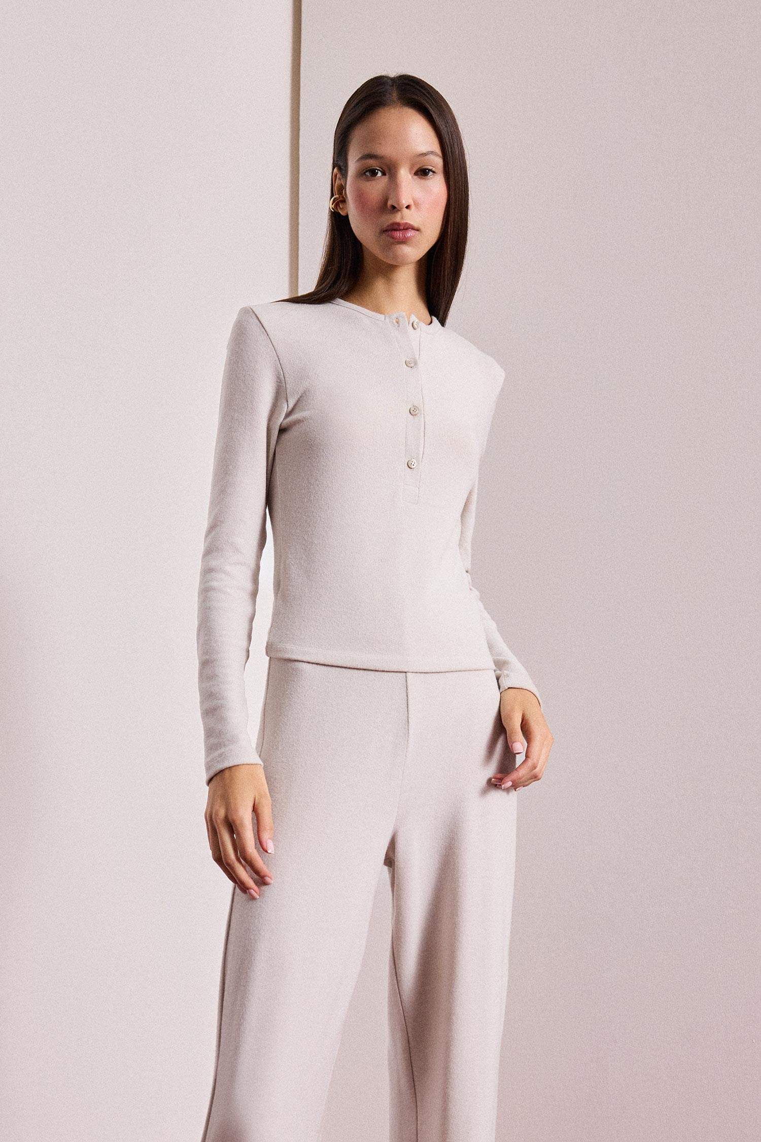 Fitted Düğmeli Yaka Uzun Kollu Tişört