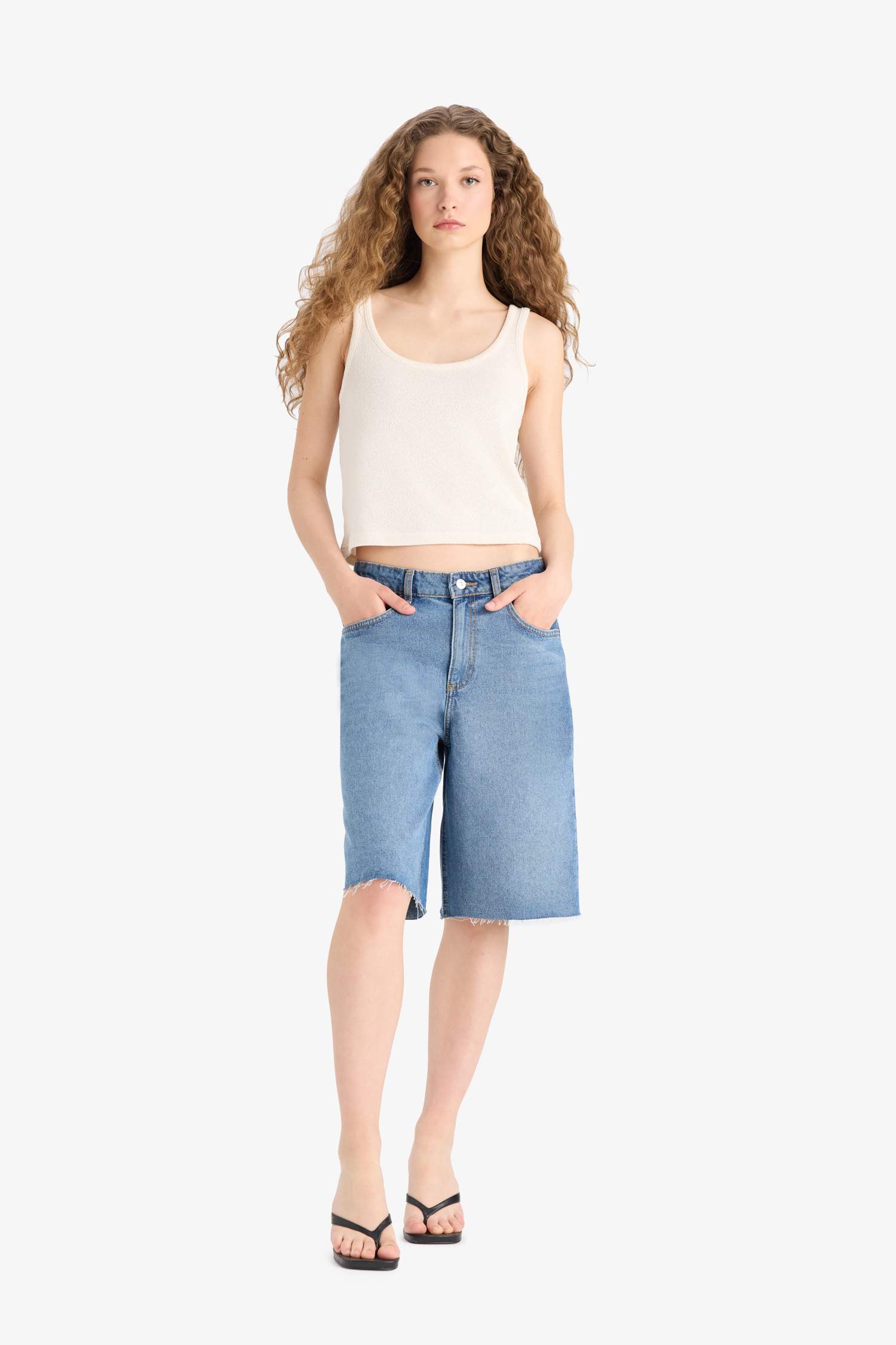 كيمونه ابيض ذو مظهرتريكو قصة فضفاضة