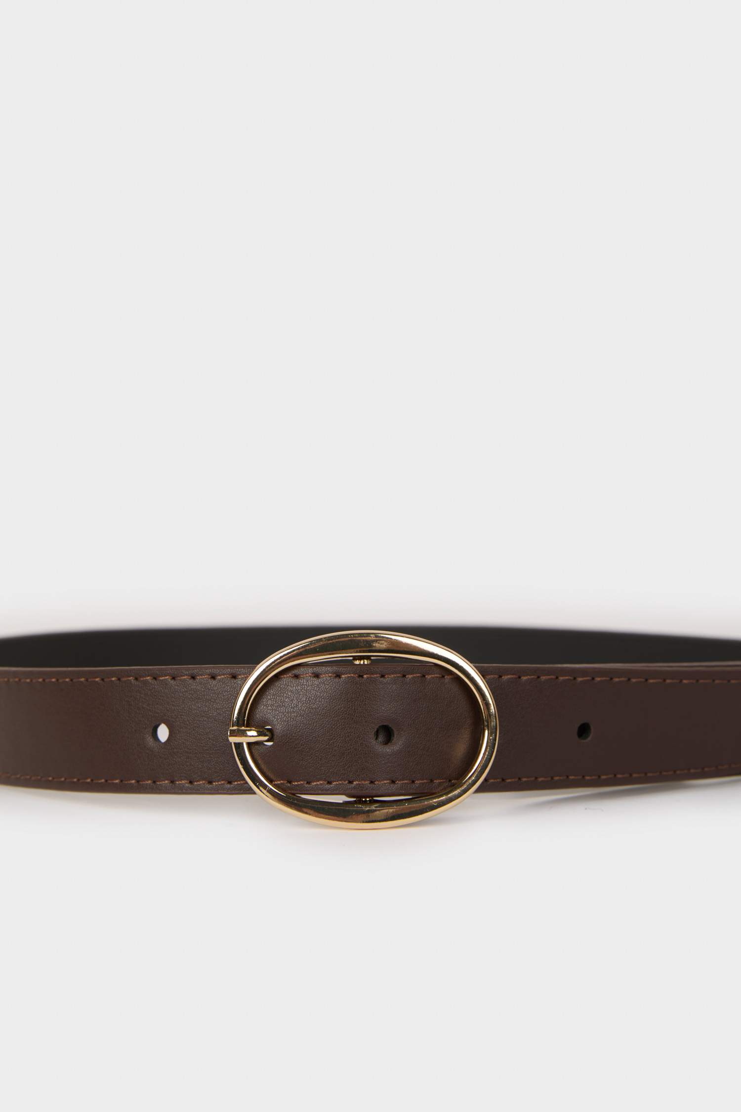 حزام نسائي جلد صناعي بمشبك بيضاوي