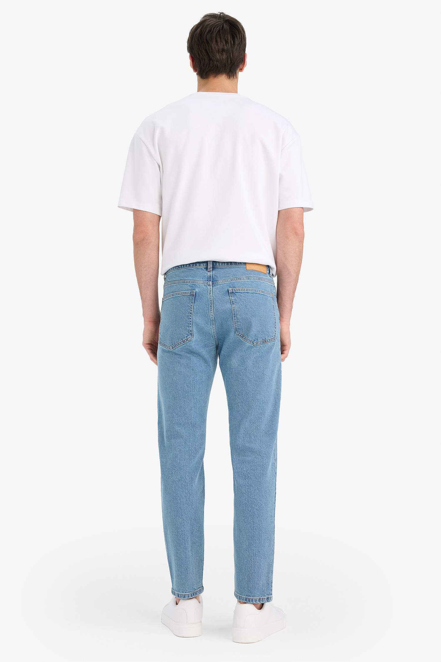 بنطلون جينز سليم فيت برجل عادي