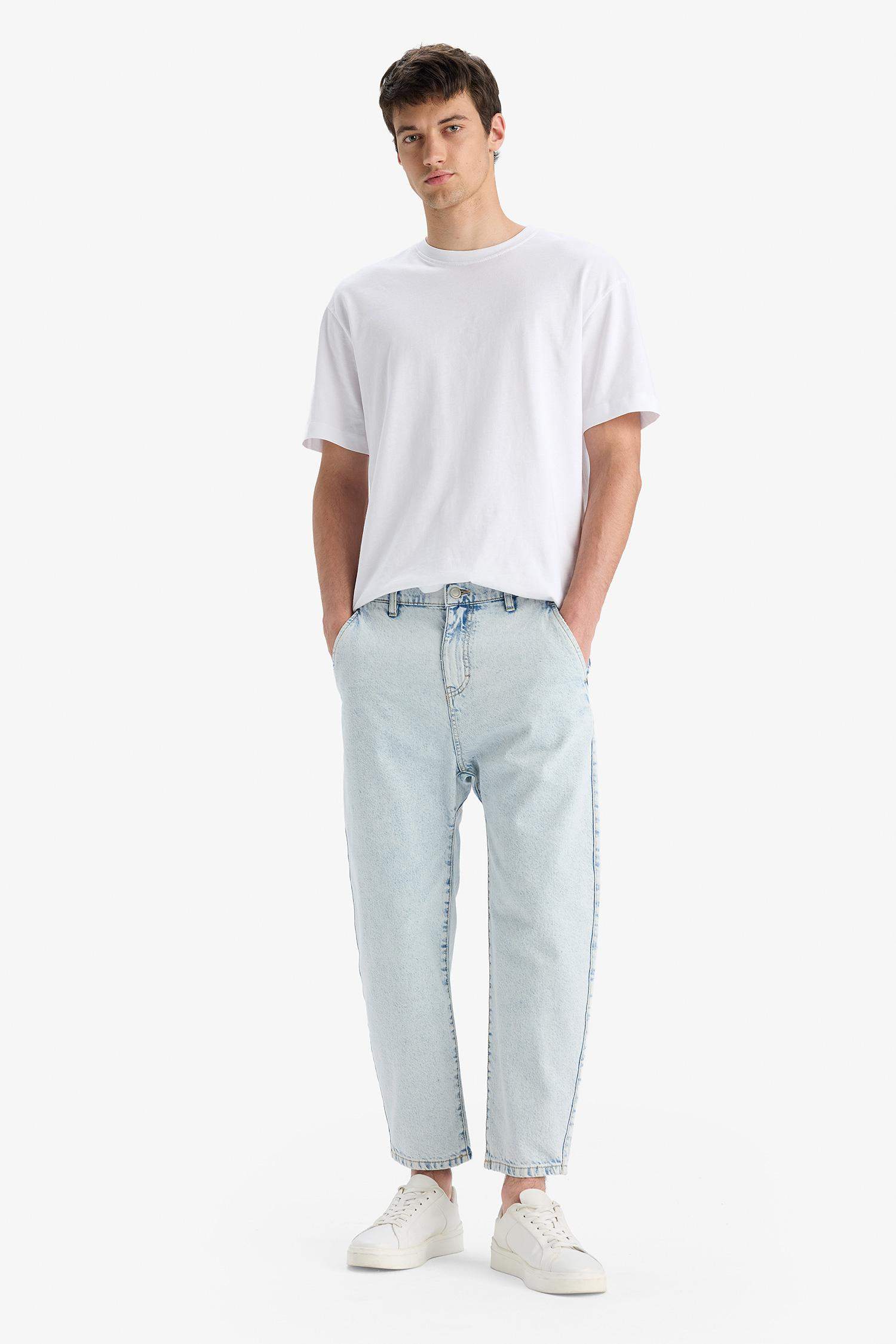 Relaxed Slouchy Fit Straight Leg Washed Jeans