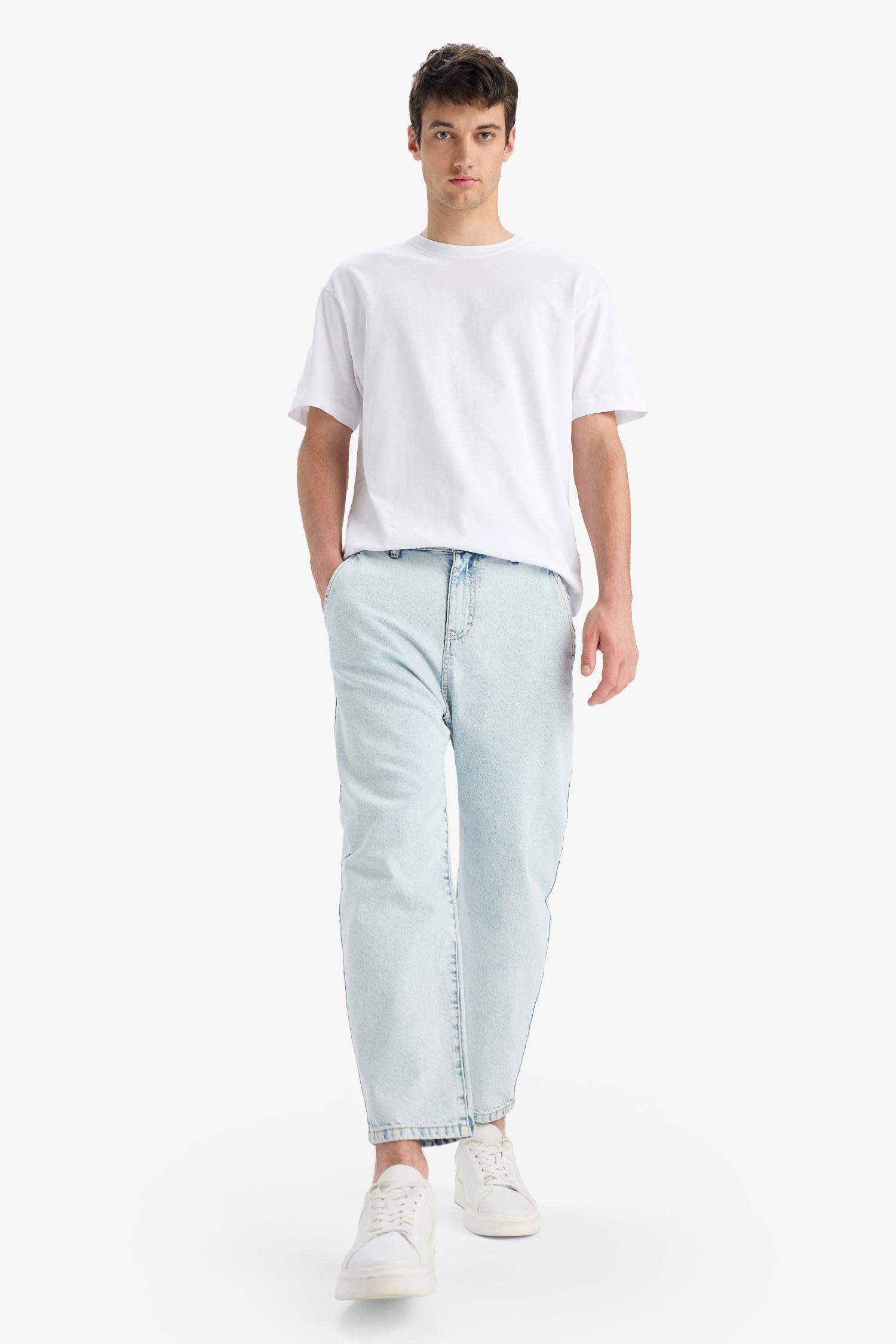 Relaxed Slouchy Fit Straight Leg Washed Jeans