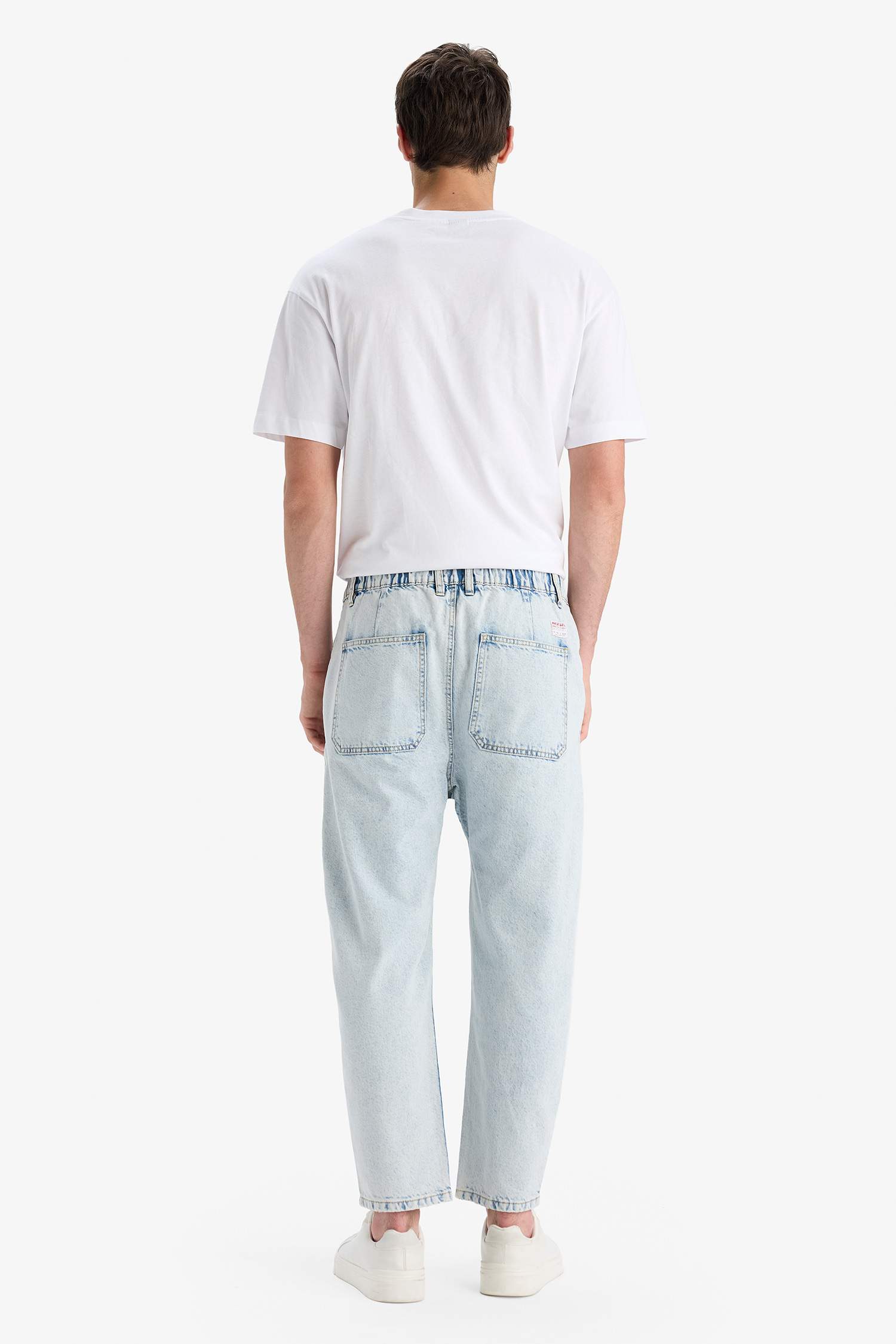 Relaxed Slouchy Fit Straight Leg Washed Jeans