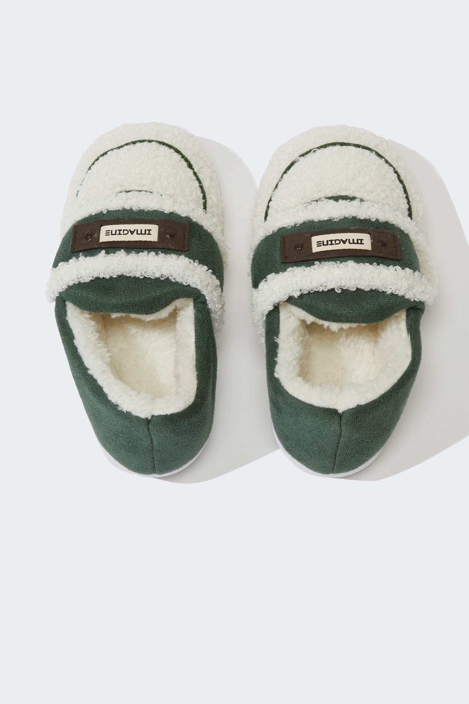 شبشب بيت ولادي قطيفة مطبوع بكعب مسطح