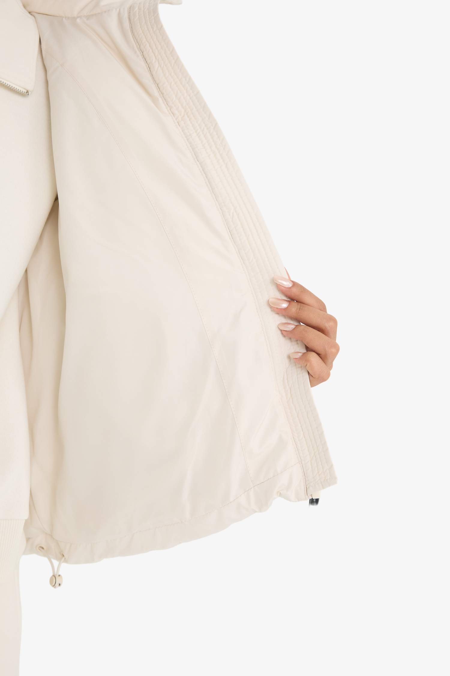 قمصلة نفخ قصة عادية بغطاء للرأس