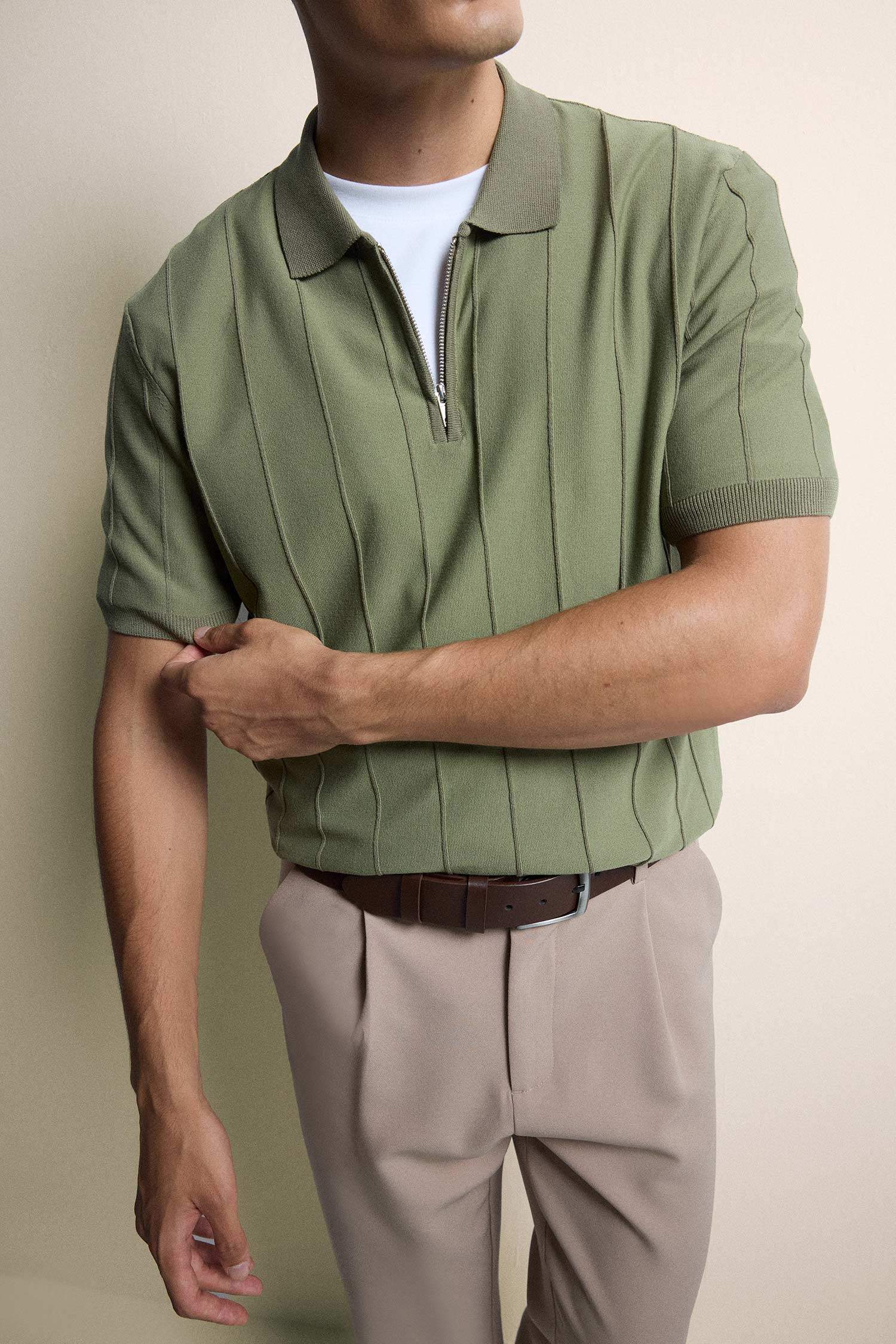 T-shirt Polo zippé en tricot à manches courtes Coupe standard