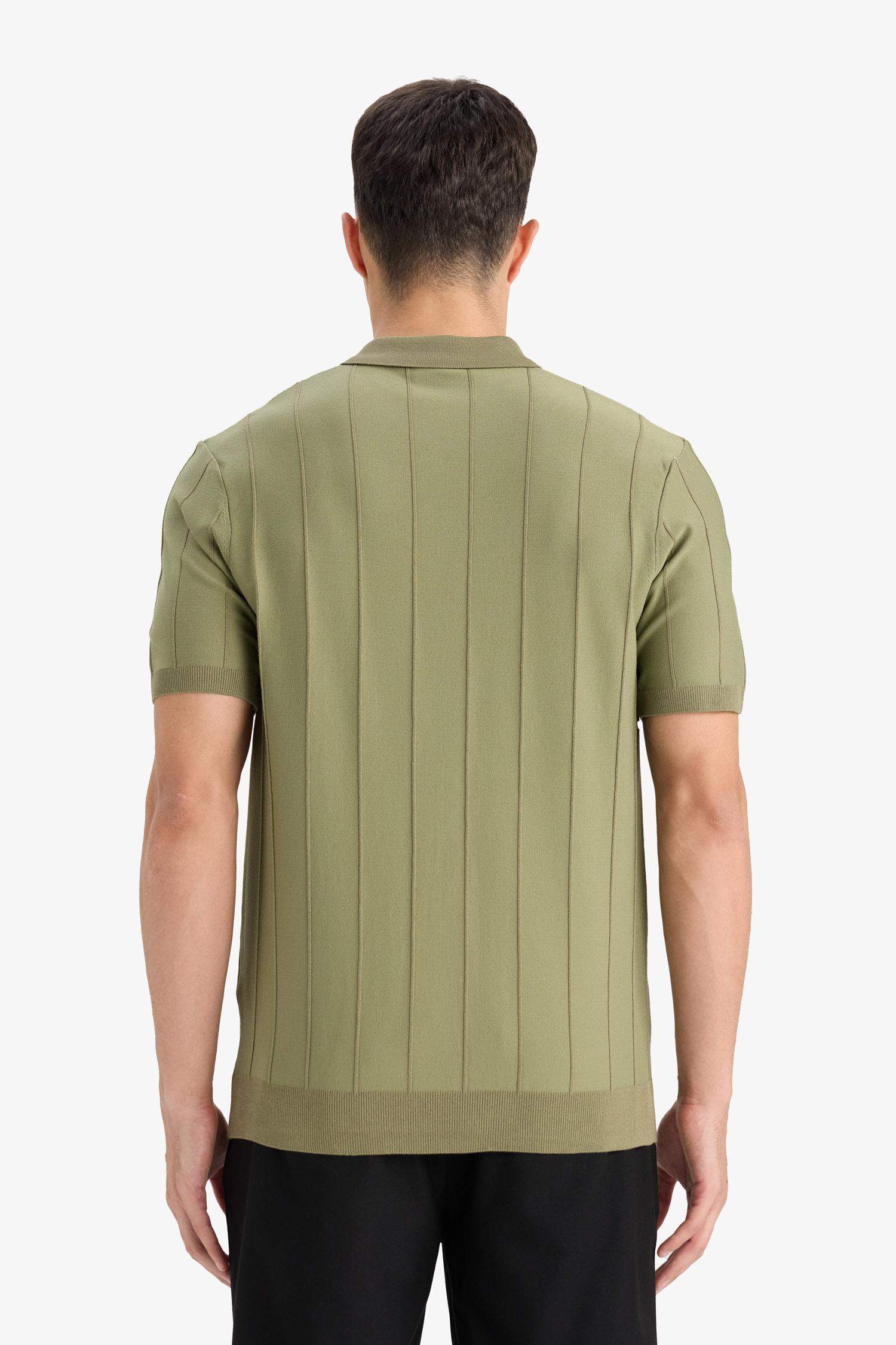 T-shirt Polo zippé en tricot à manches courtes Coupe standard