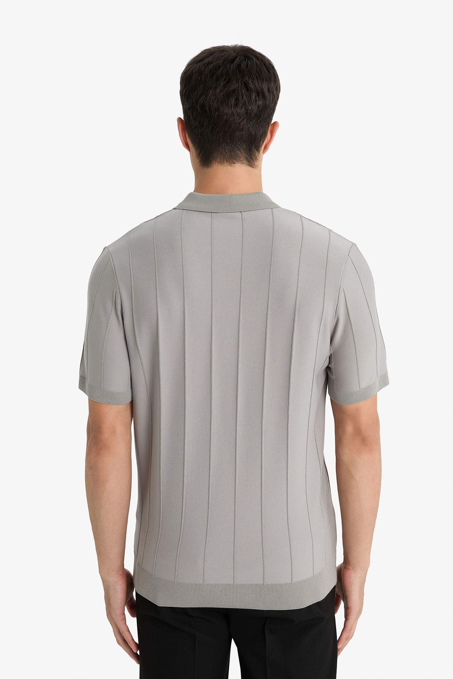 Standart Fit Polo Yaka Yarım Fermuarlı Triko Kısa Kollu Tişört