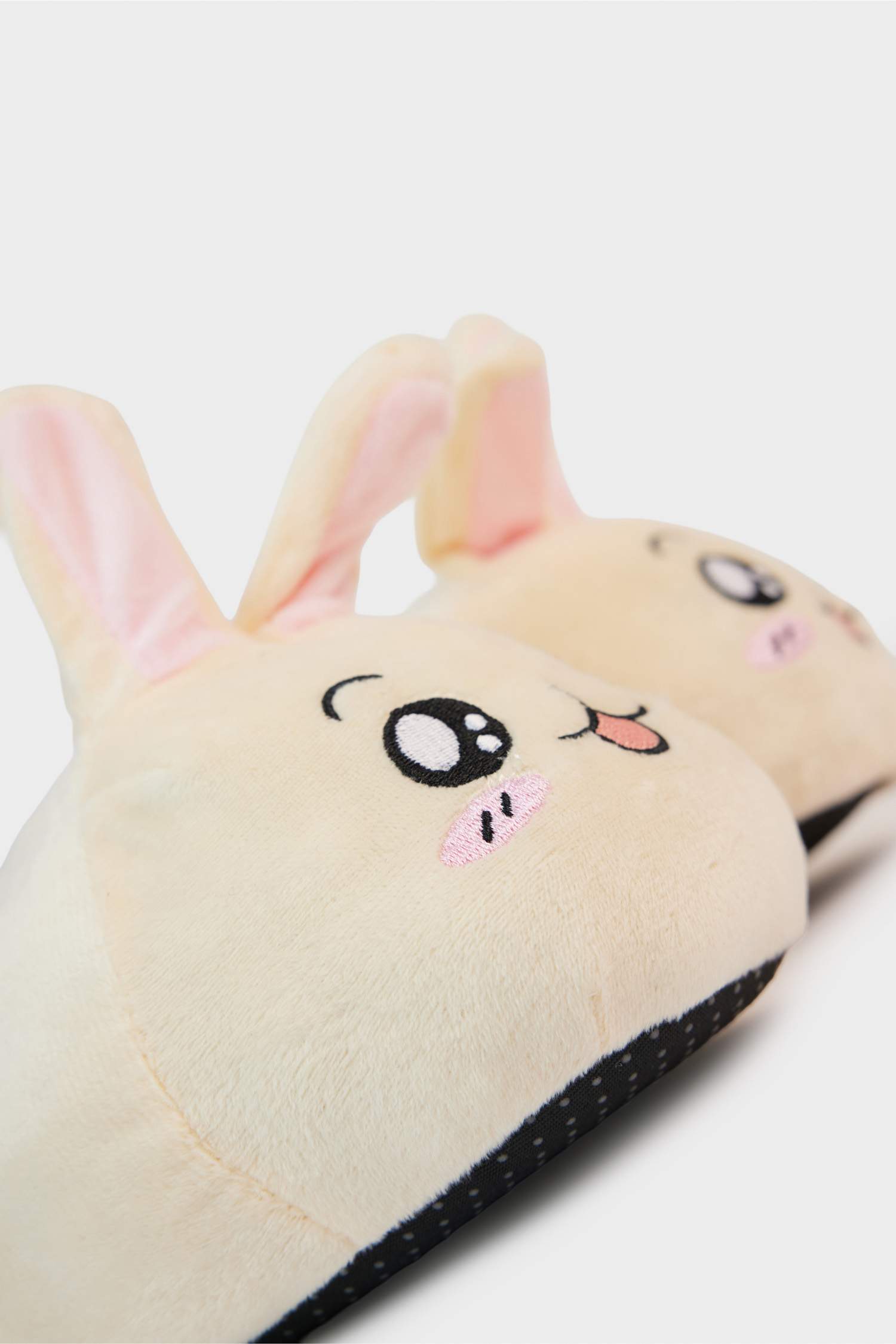 حذاء منزلي بنات بكعب مسطح على شكل أرنب